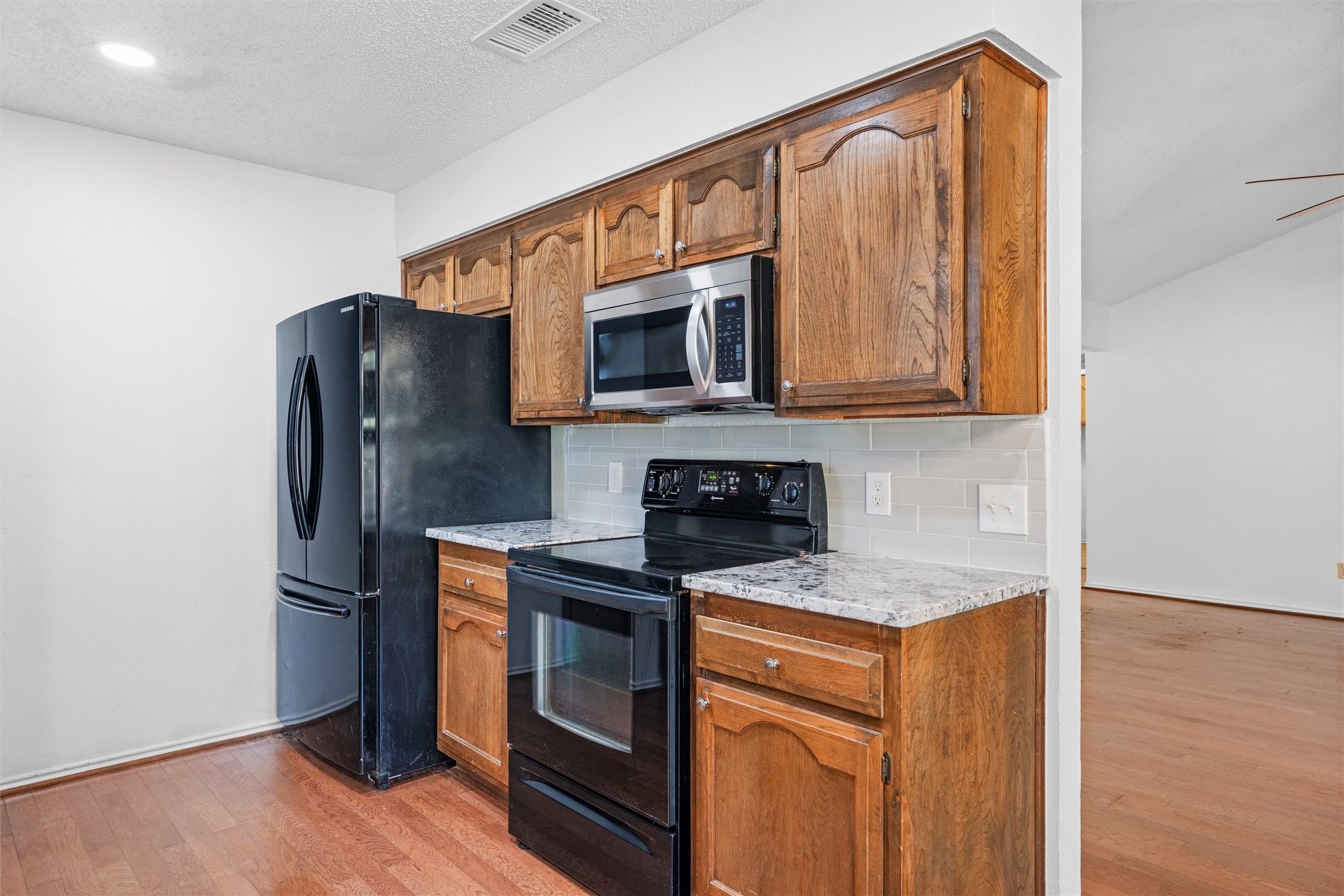 921 Red Oak Street Azle TX 76020