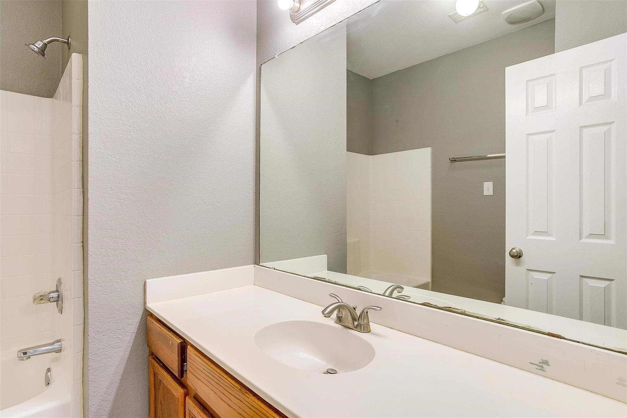 812 Walnut Street Burleson TX 76028