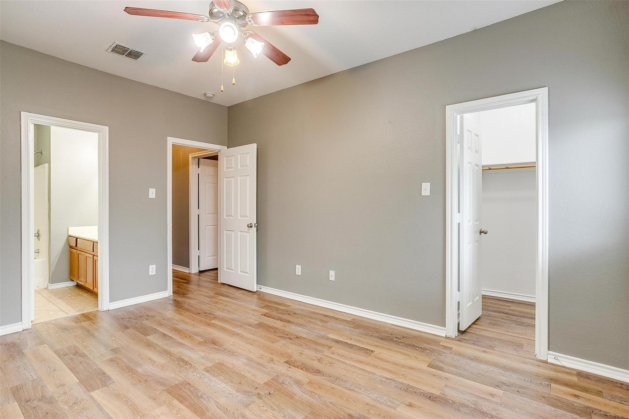 812 Walnut Street Burleson TX 76028