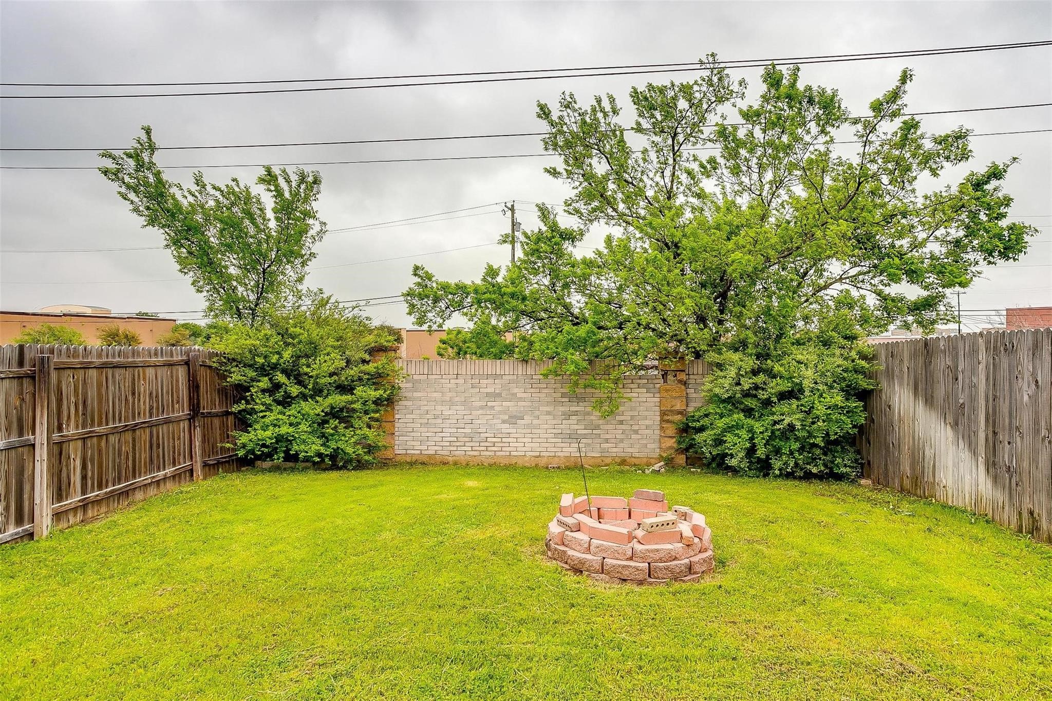 812 Walnut Street Burleson TX 76028