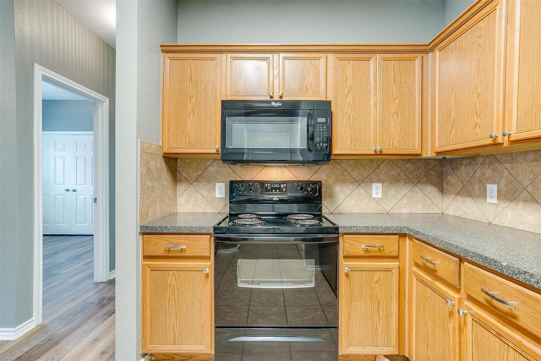 812 Walnut Street Burleson TX 76028