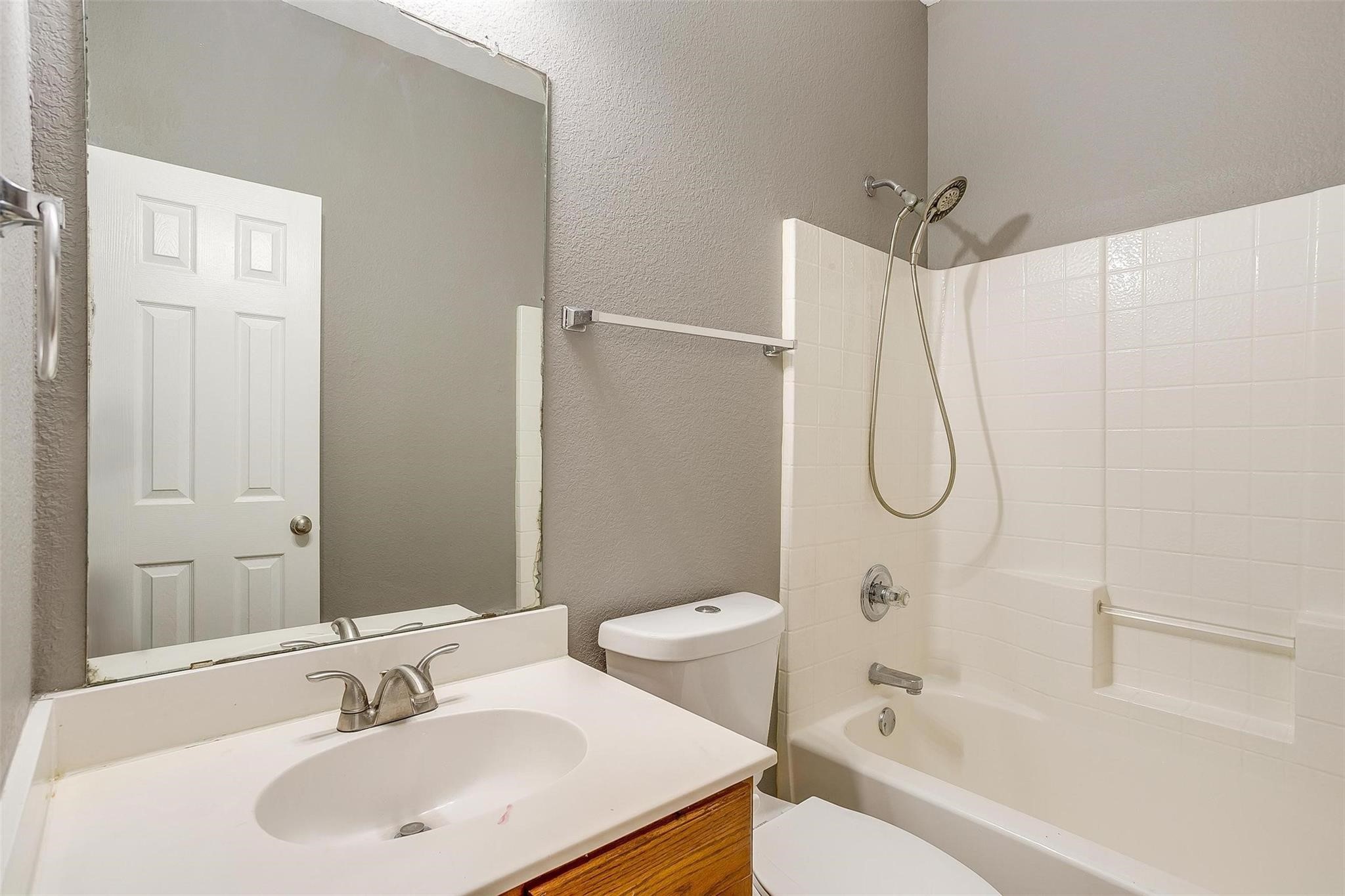 812 Walnut Street Burleson TX 76028
