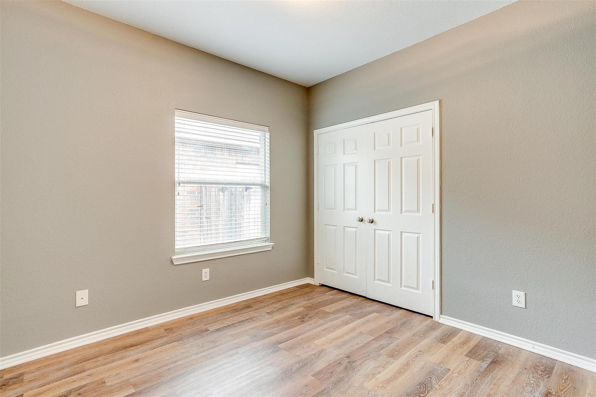 812 Walnut Street Burleson TX 76028