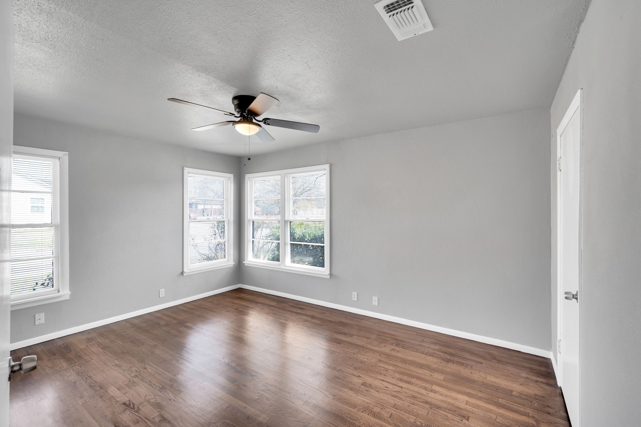413 Shaw Street Cleburne TX 76033