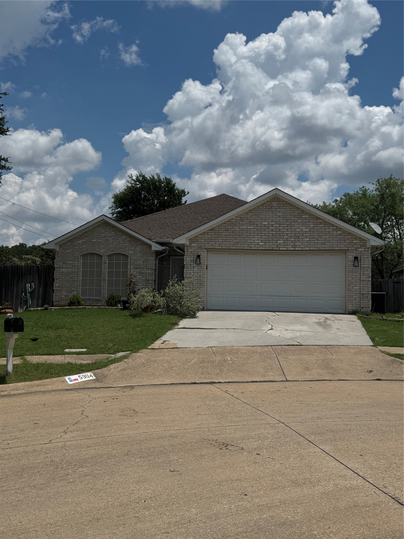 5904 Alcova Lane Dallas TX 75249