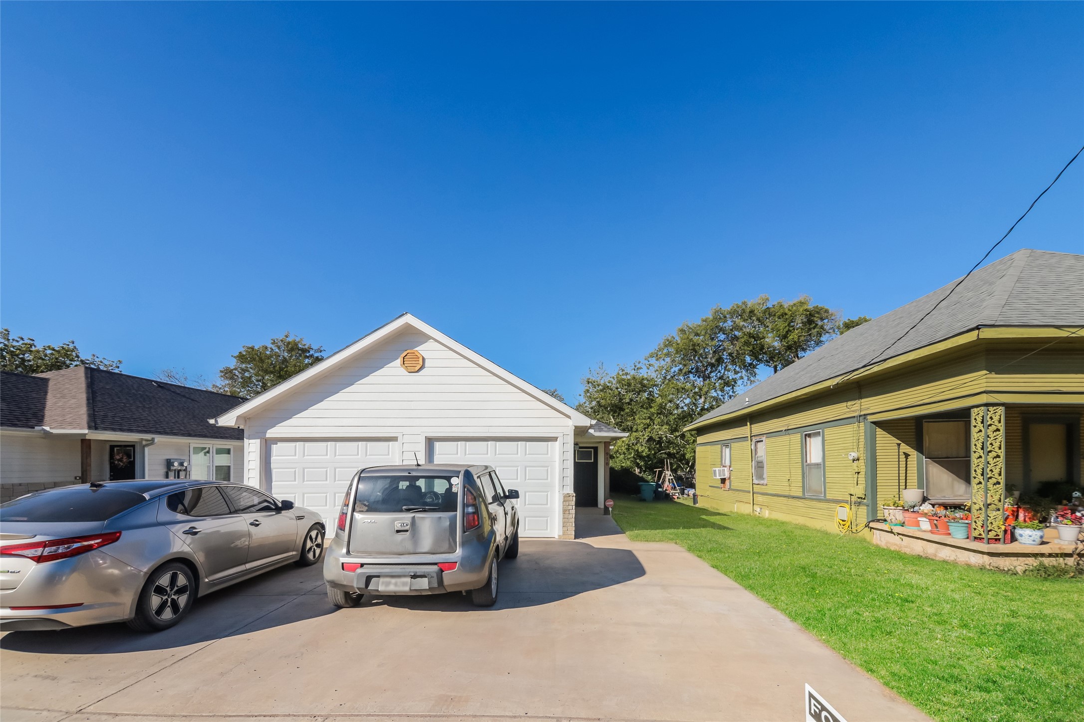 916 N Throckmorton Street Sherman TX 75090