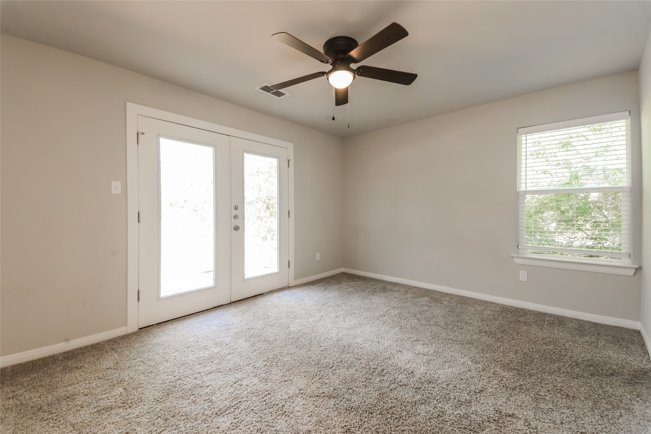 916 N Throckmorton Street Sherman TX 75090