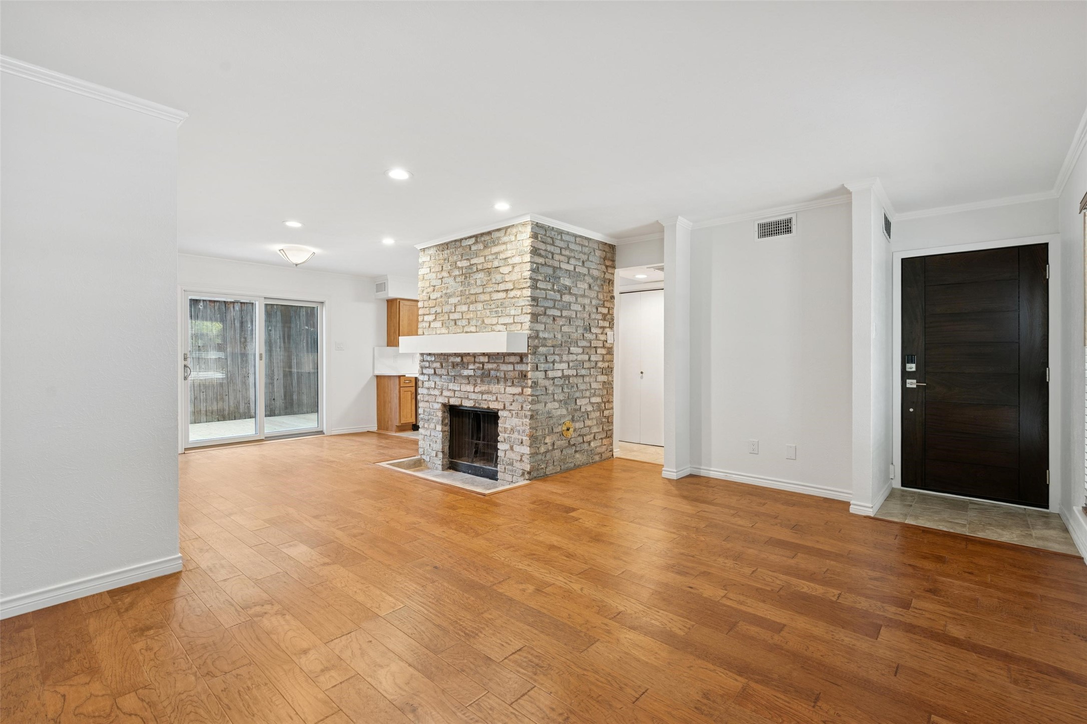 4402 Buena Vista Street Dallas TX 75205