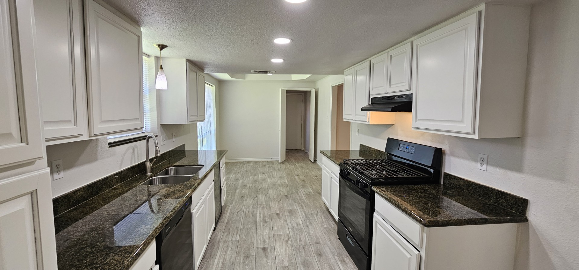 1204 Laurie Avenue Desoto TX 75115