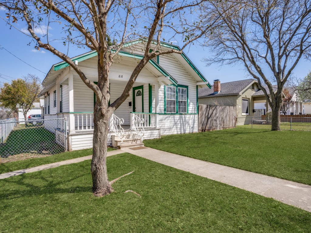 818 Turner Avenue Dallas TX 75208