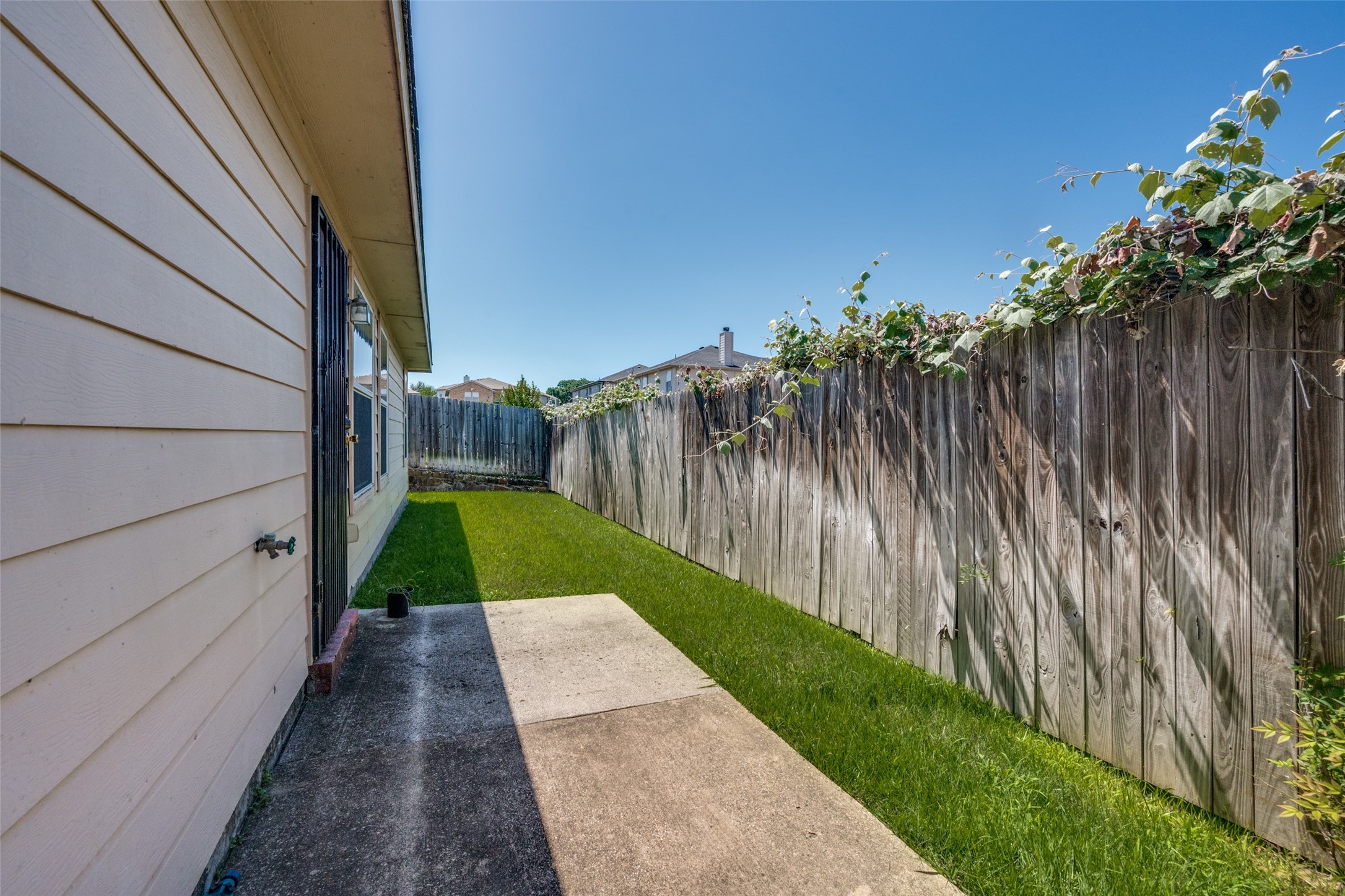 8013 Hidden Oaks Drive Fort Worth TX 76120