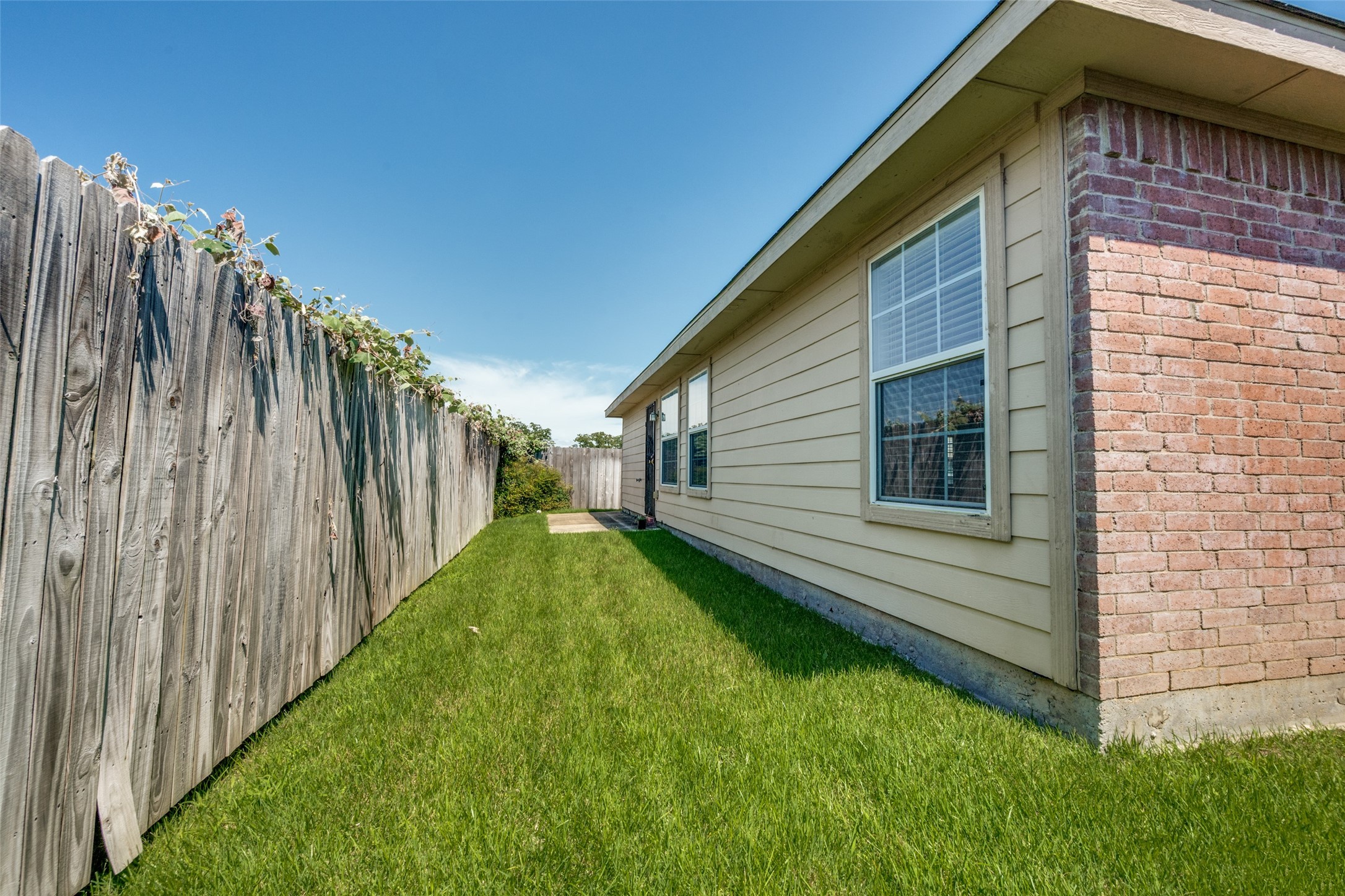 8013 Hidden Oaks Drive Fort Worth TX 76120