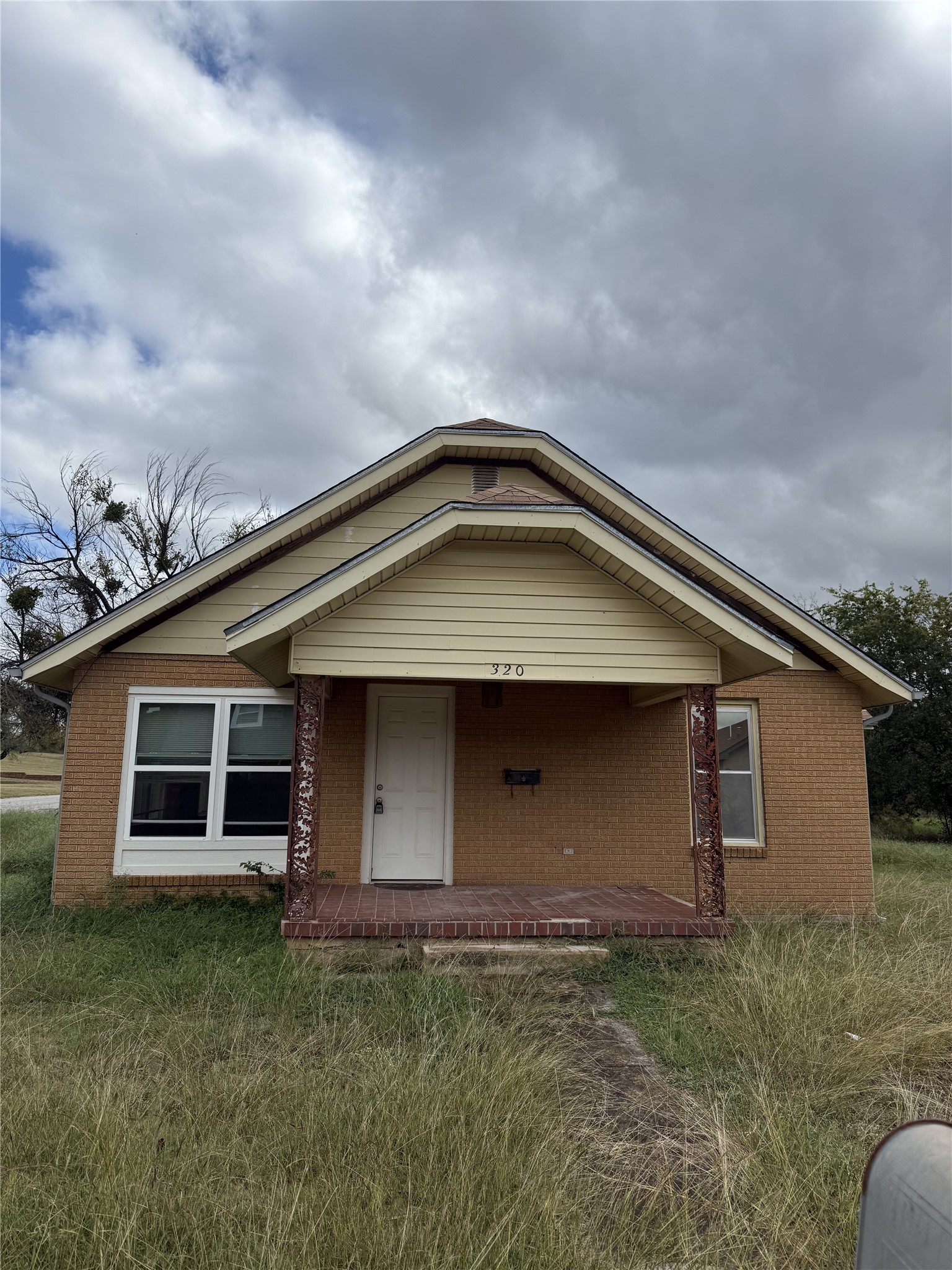 320 N 2nd Street Jacksboro TX 76458