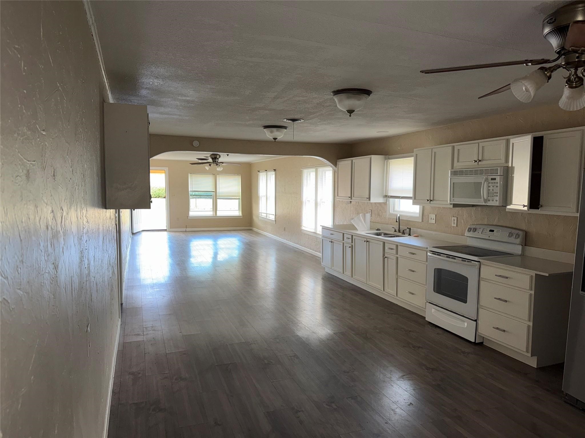 320 N 2nd Street Jacksboro TX 76458