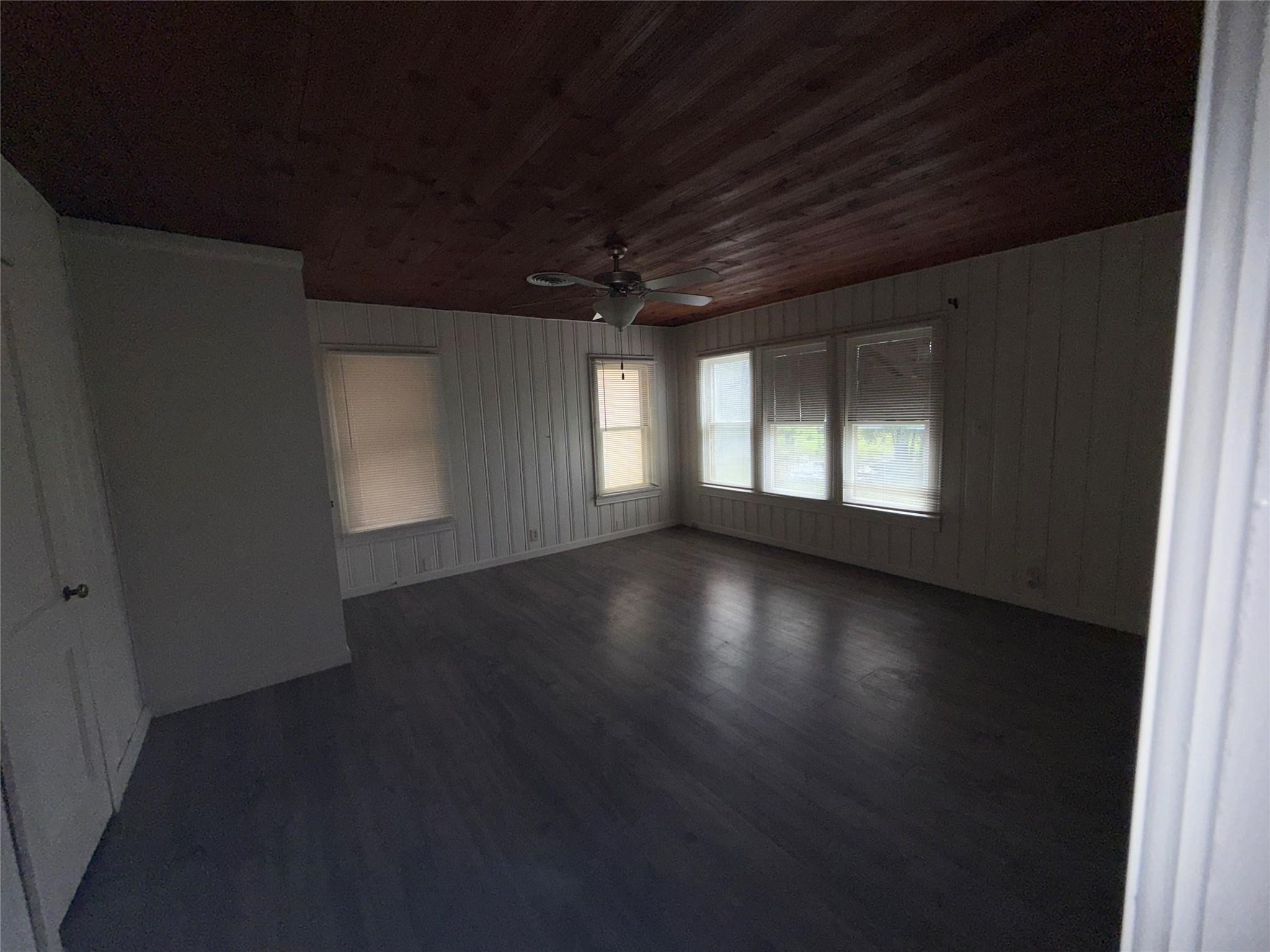 320 N 2nd Street Jacksboro TX 76458