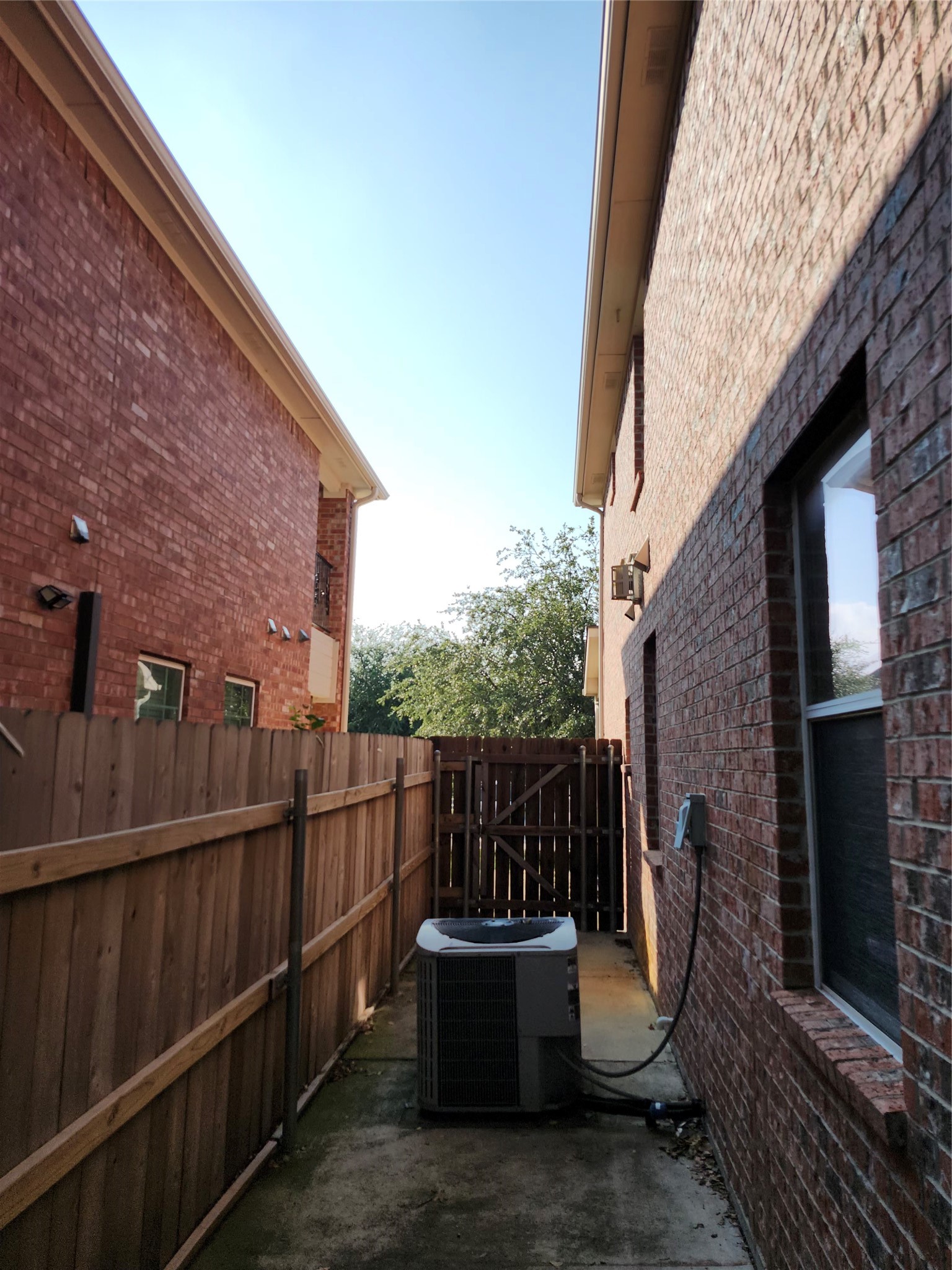 232 Seva Court Irving TX 75061