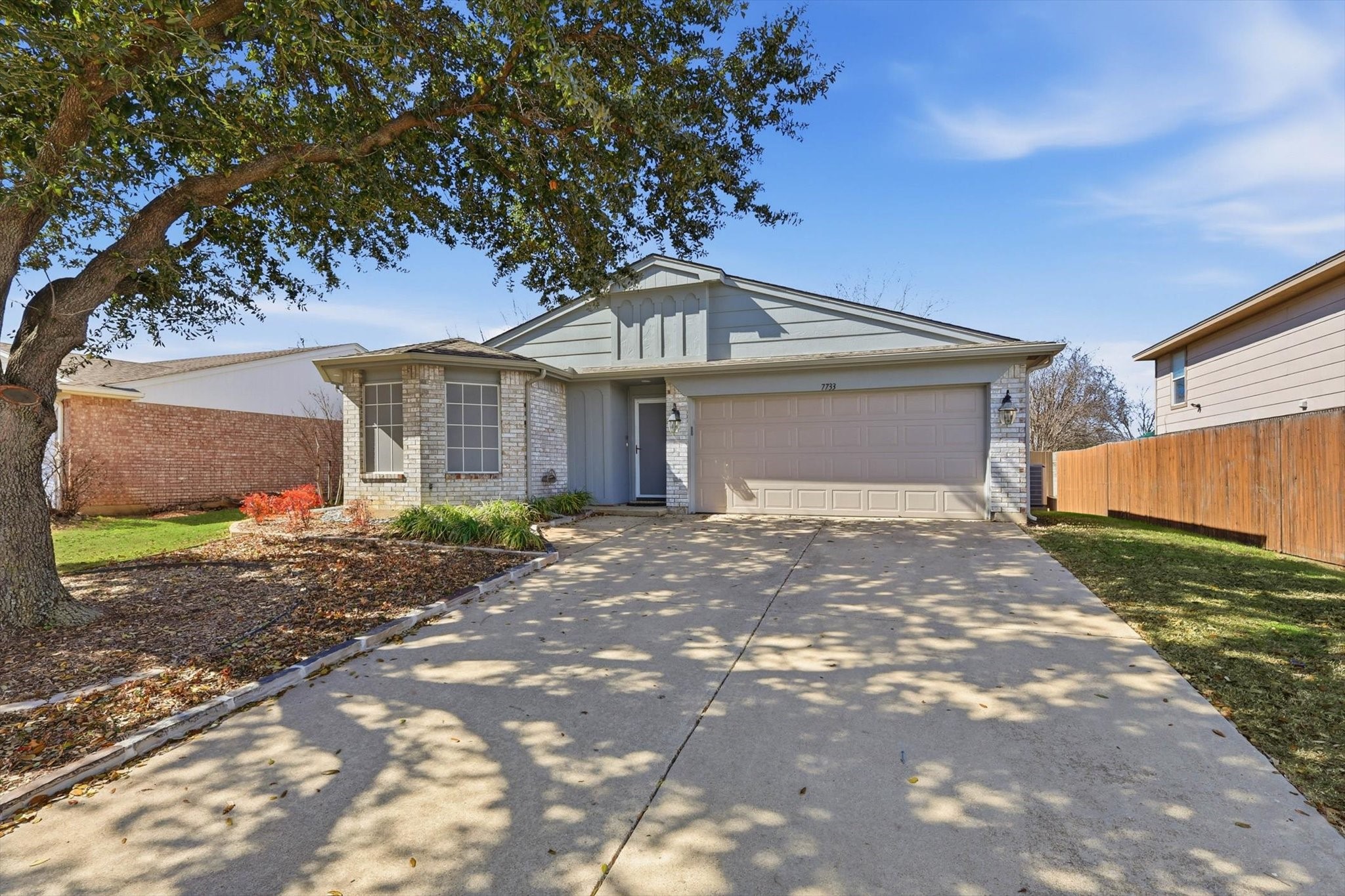7733 Liz Lane Watauga TX 76148