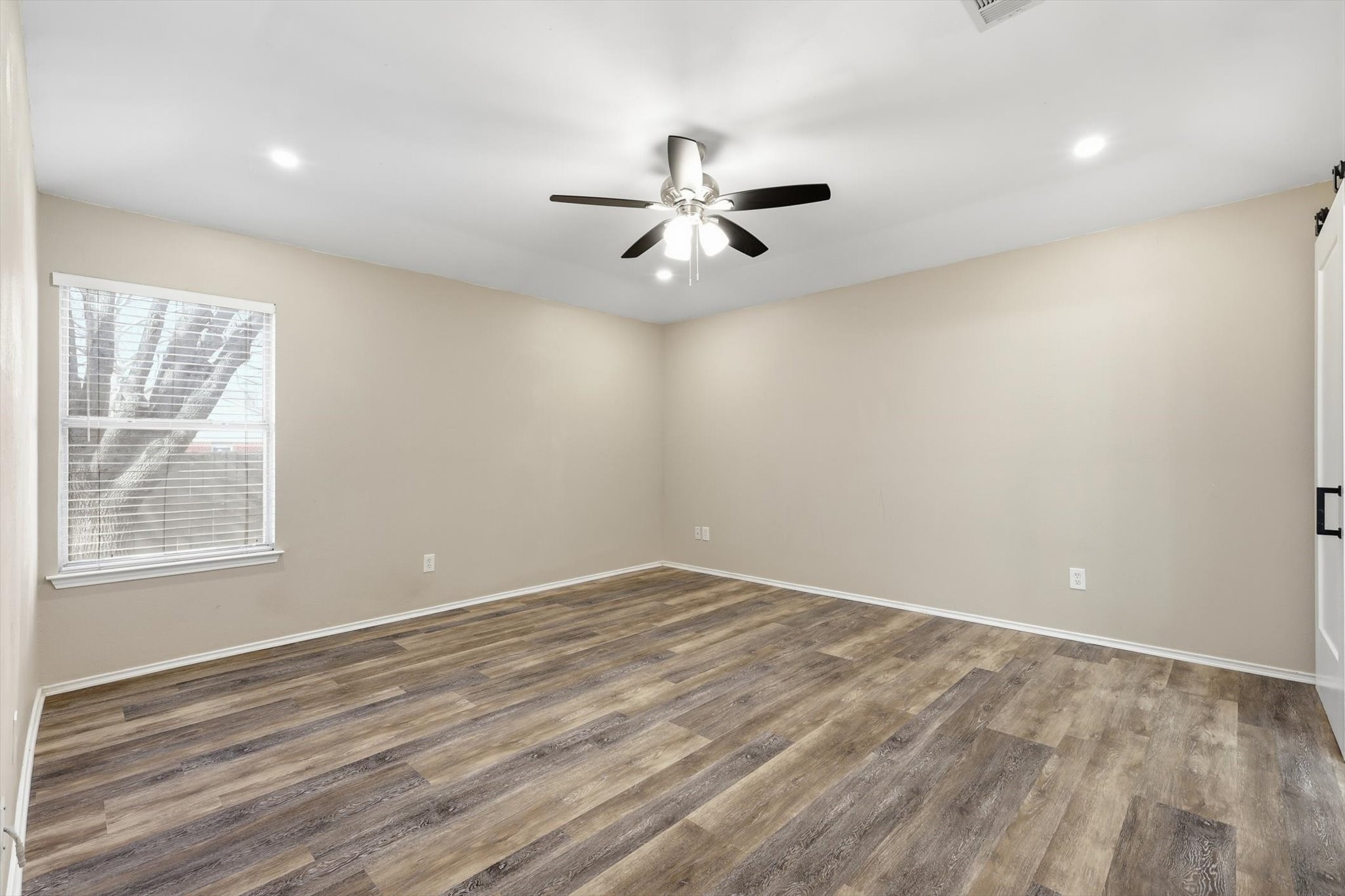7733 Liz Lane Watauga TX 76148
