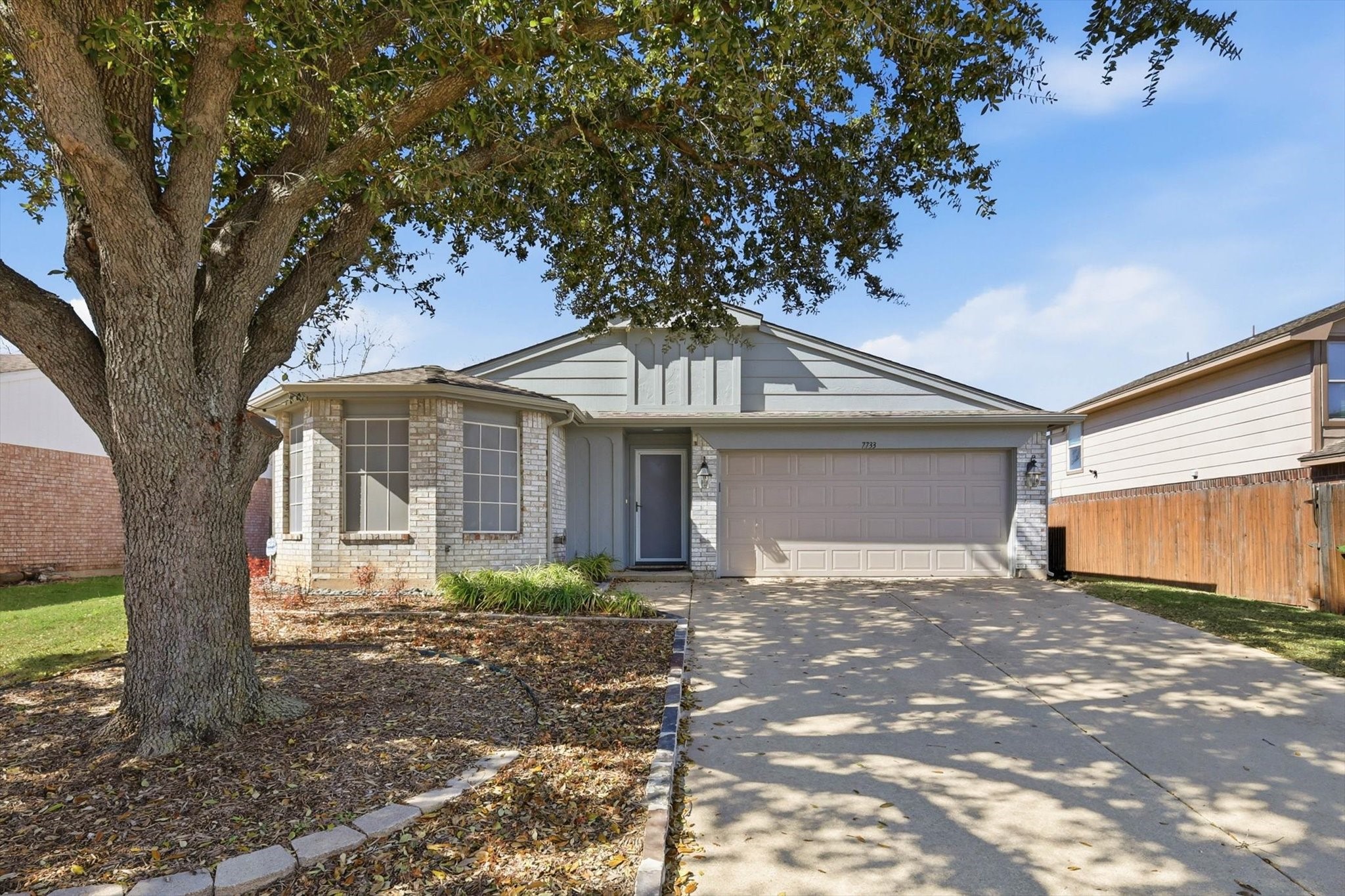 7733 Liz Lane Watauga TX 76148