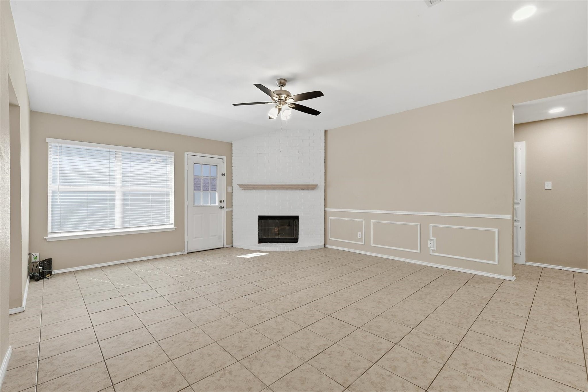 7733 Liz Lane Watauga TX 76148