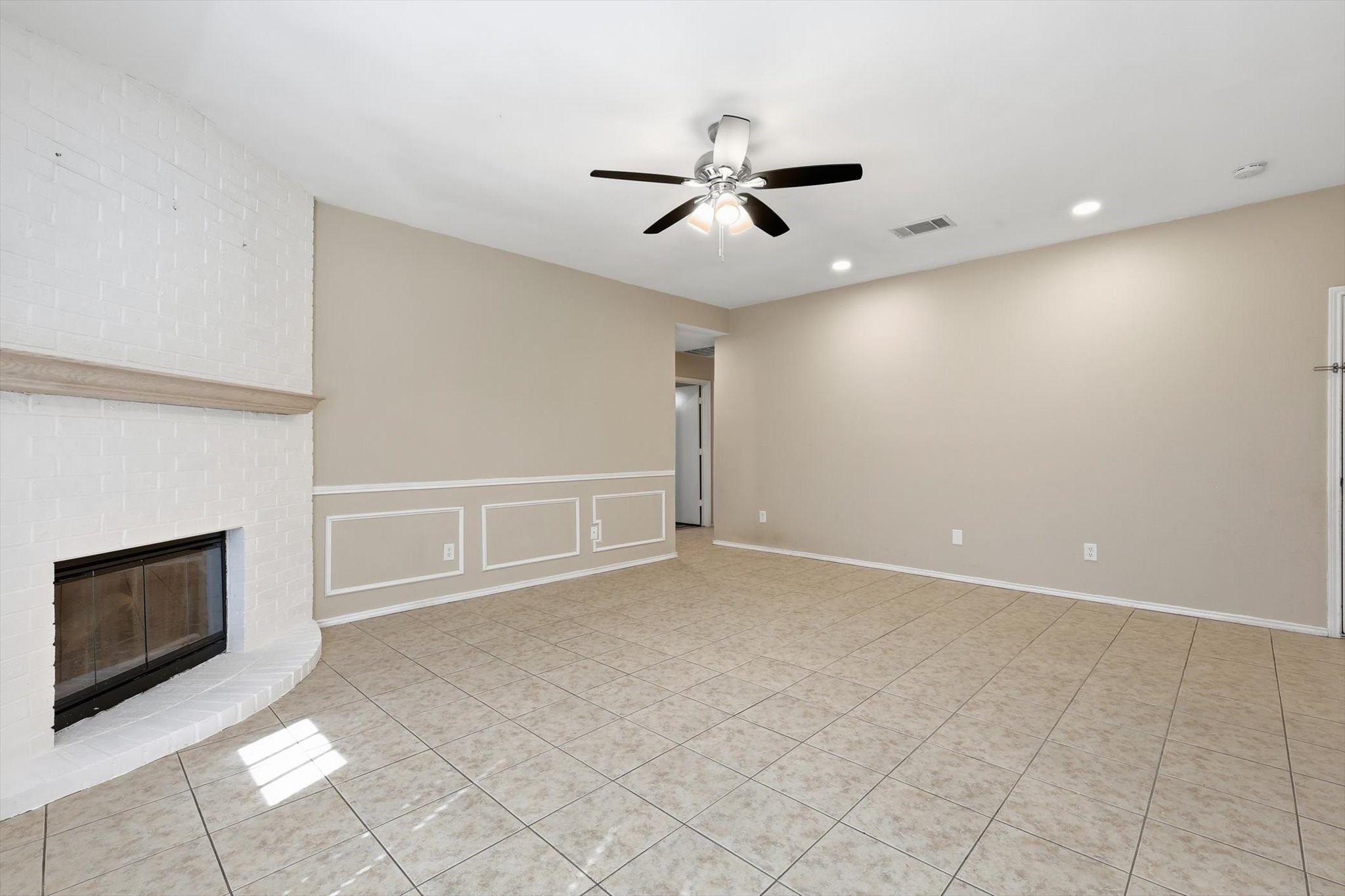 7733 Liz Lane Watauga TX 76148