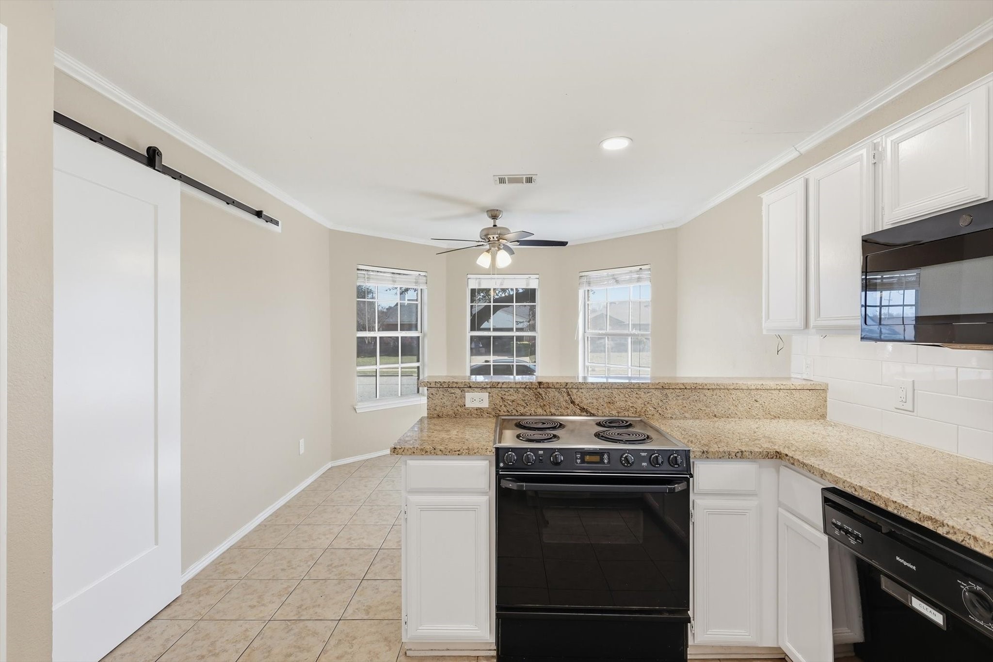7733 Liz Lane Watauga TX 76148