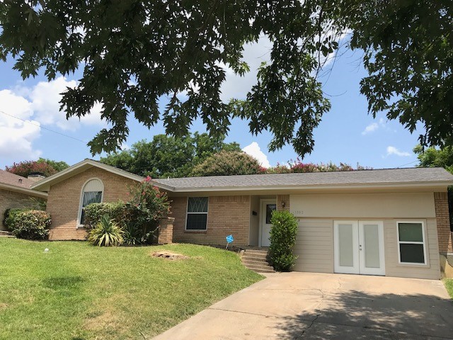 1302 Halifax Street Grand Prairie TX 75050