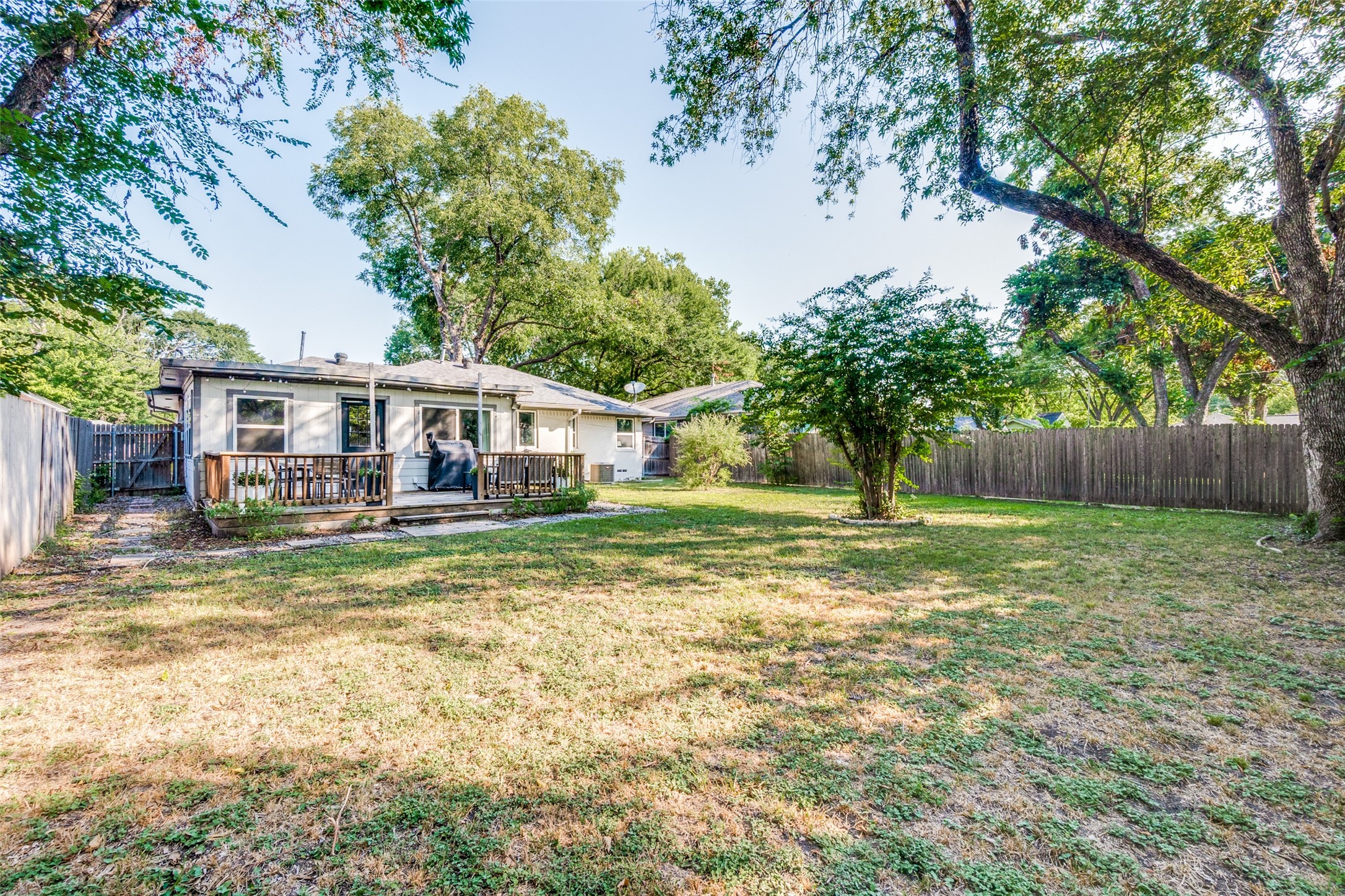 10226 Eastwood Drive Dallas TX 75228