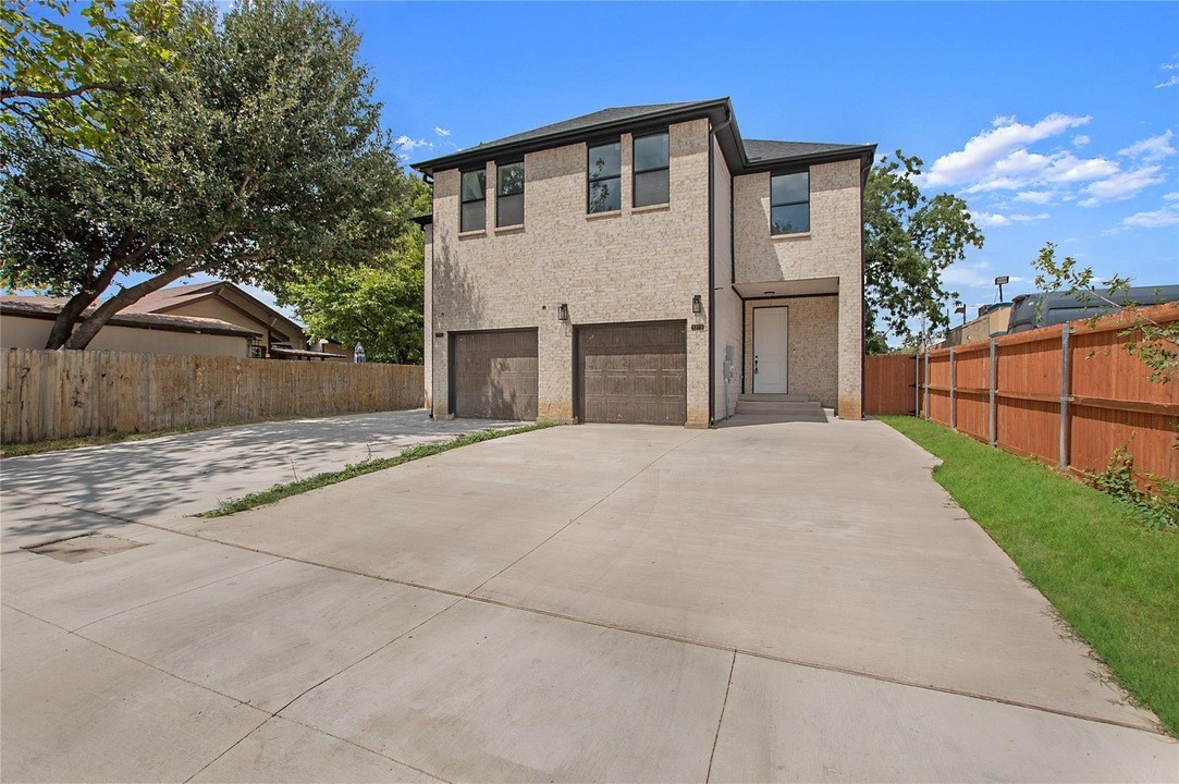 1713 Herald Street Dallas TX 75215