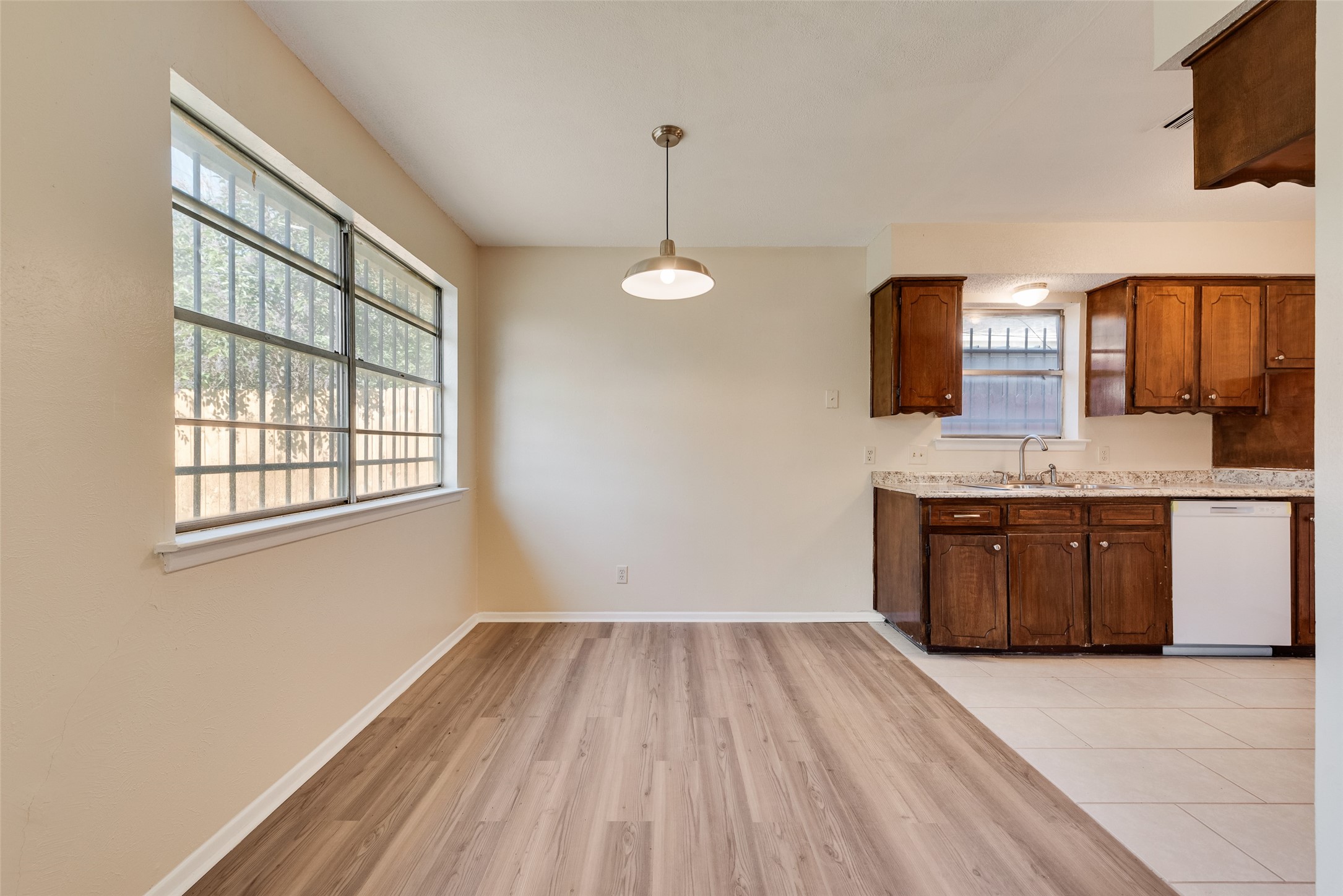 6924 Margaret Drive Forest Hill TX 76140