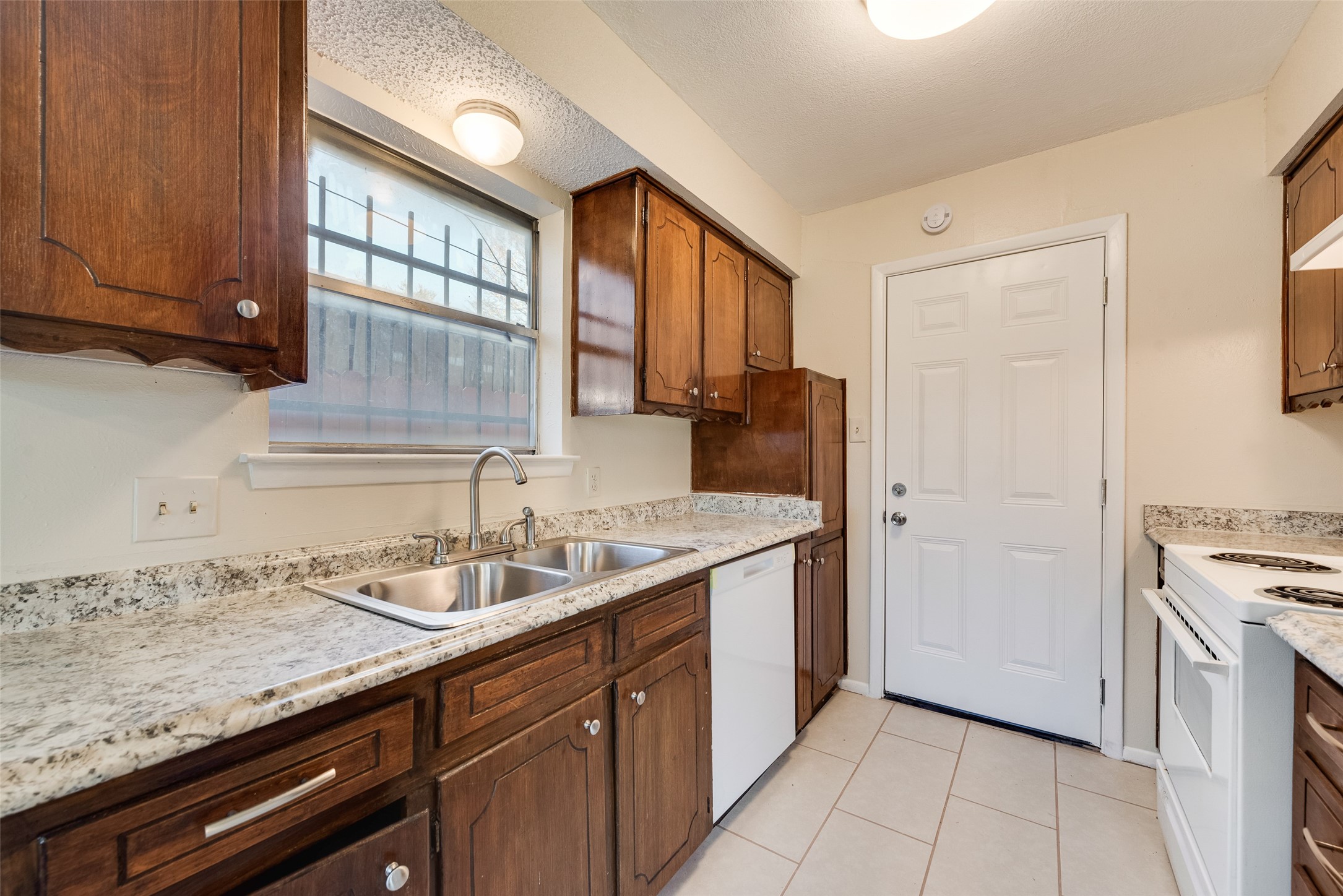 6924 Margaret Drive Forest Hill TX 76140