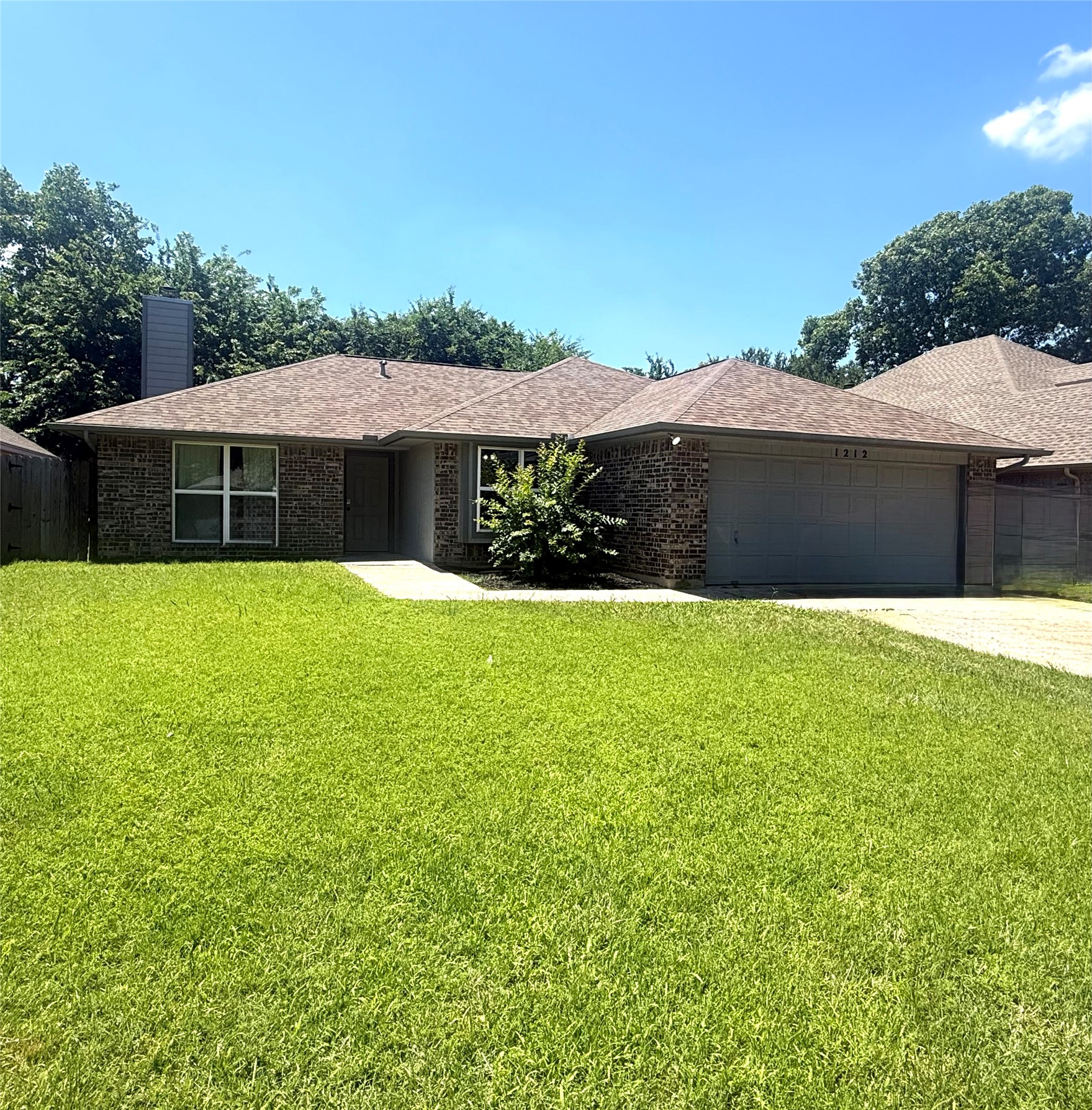 1212 Eagle Lake Drive Azle TX 76020