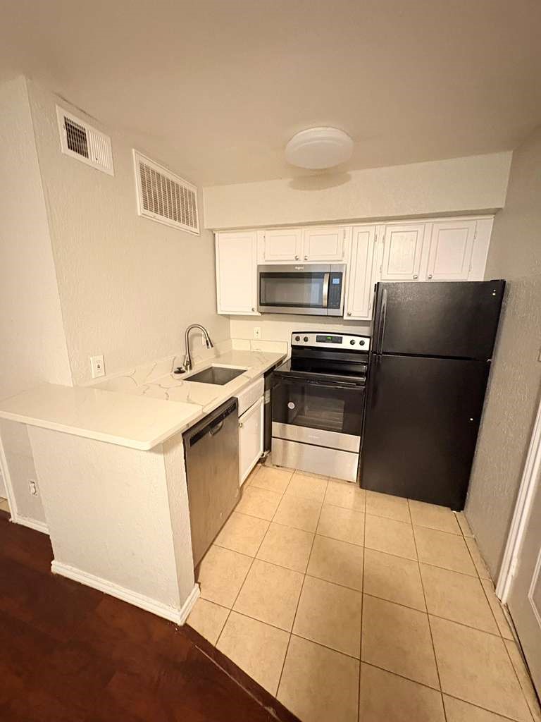 9821 Walnut Street Dallas TX 75243