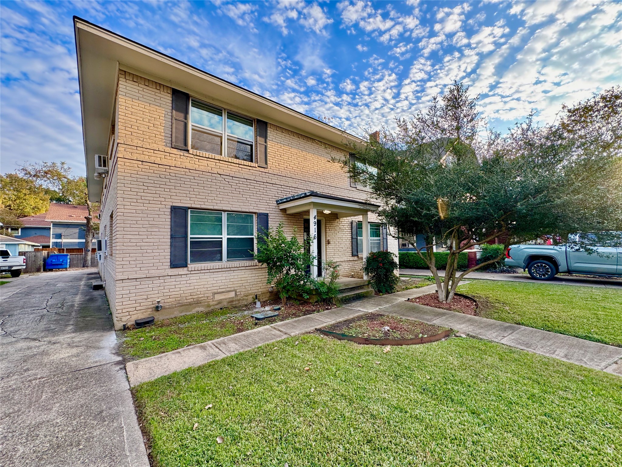 4916 Worth Street Dallas TX 75214