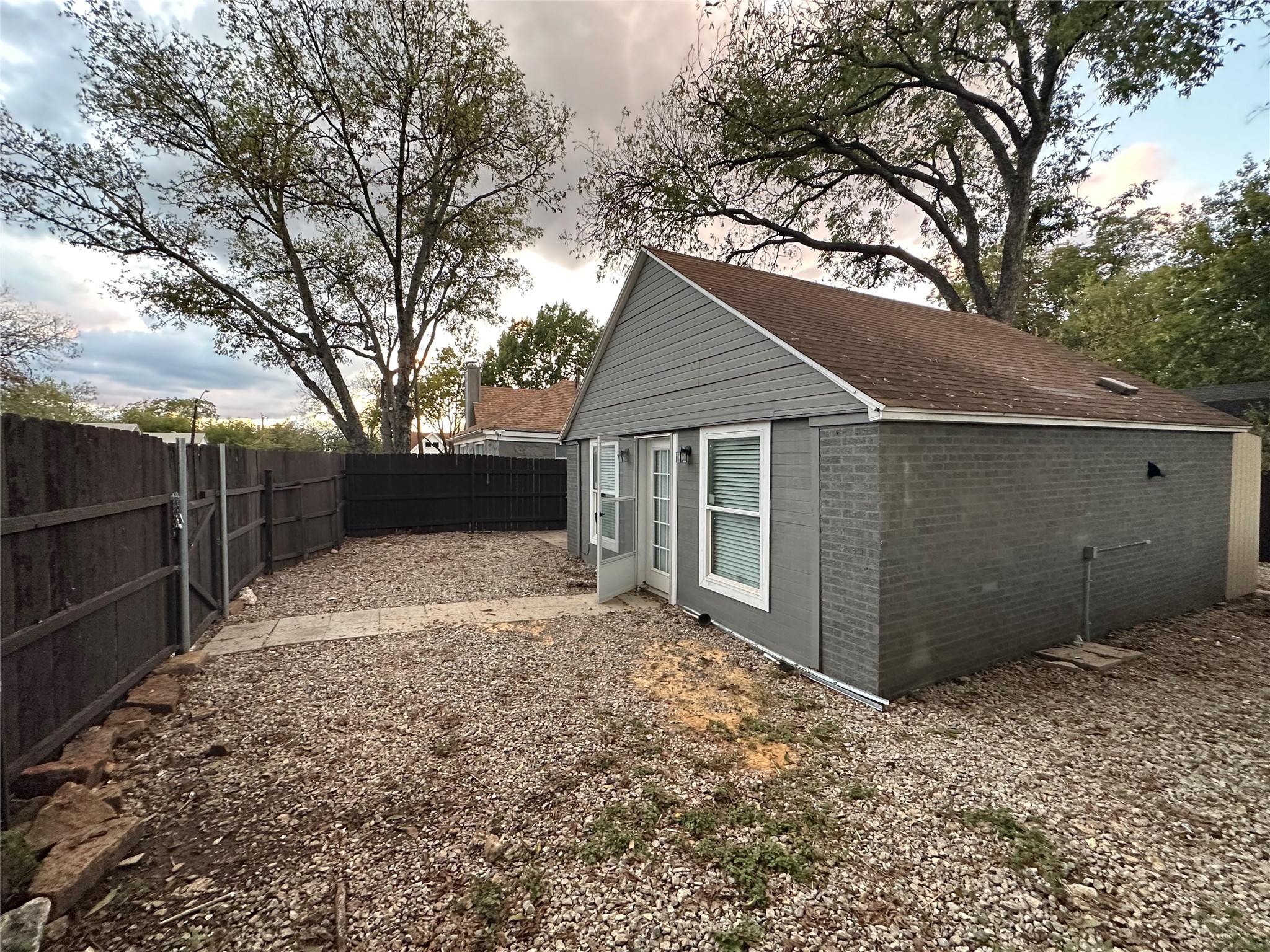 3345 8th Avenue Fort Worth TX 76110
