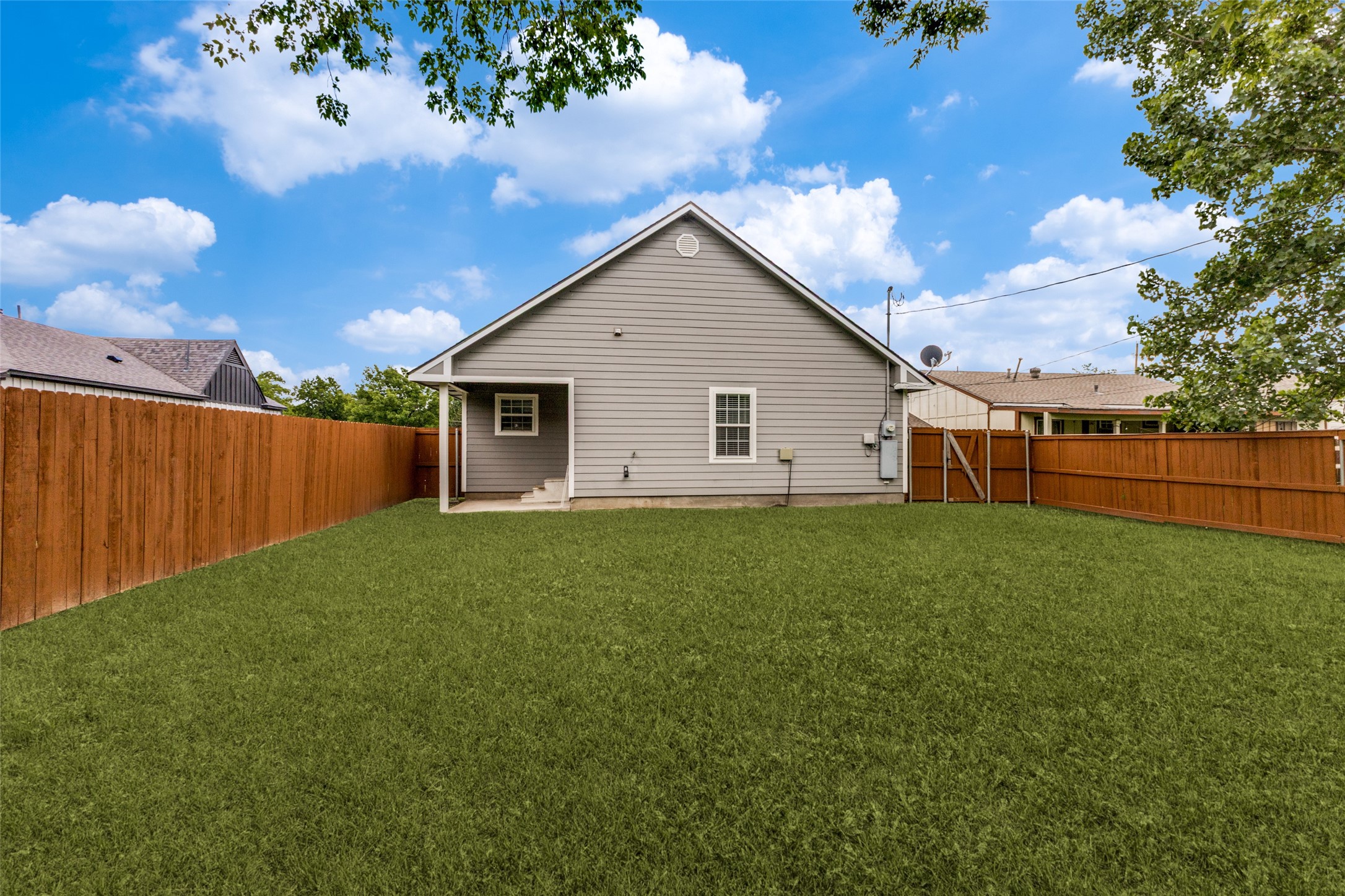 1110 N Ross Avenue Sherman TX 75090