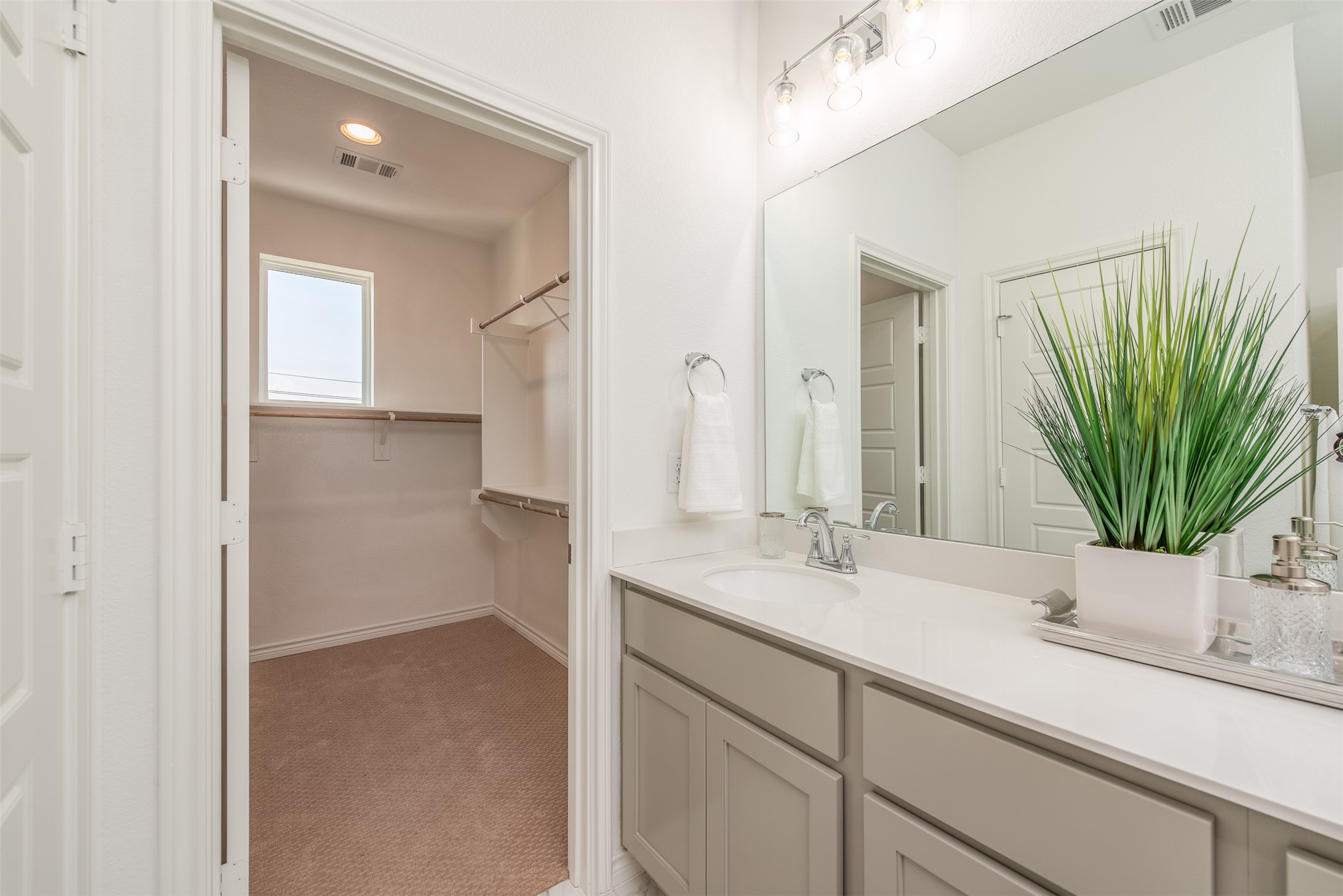 2828 Addison Park Lane Fort Worth TX 76110