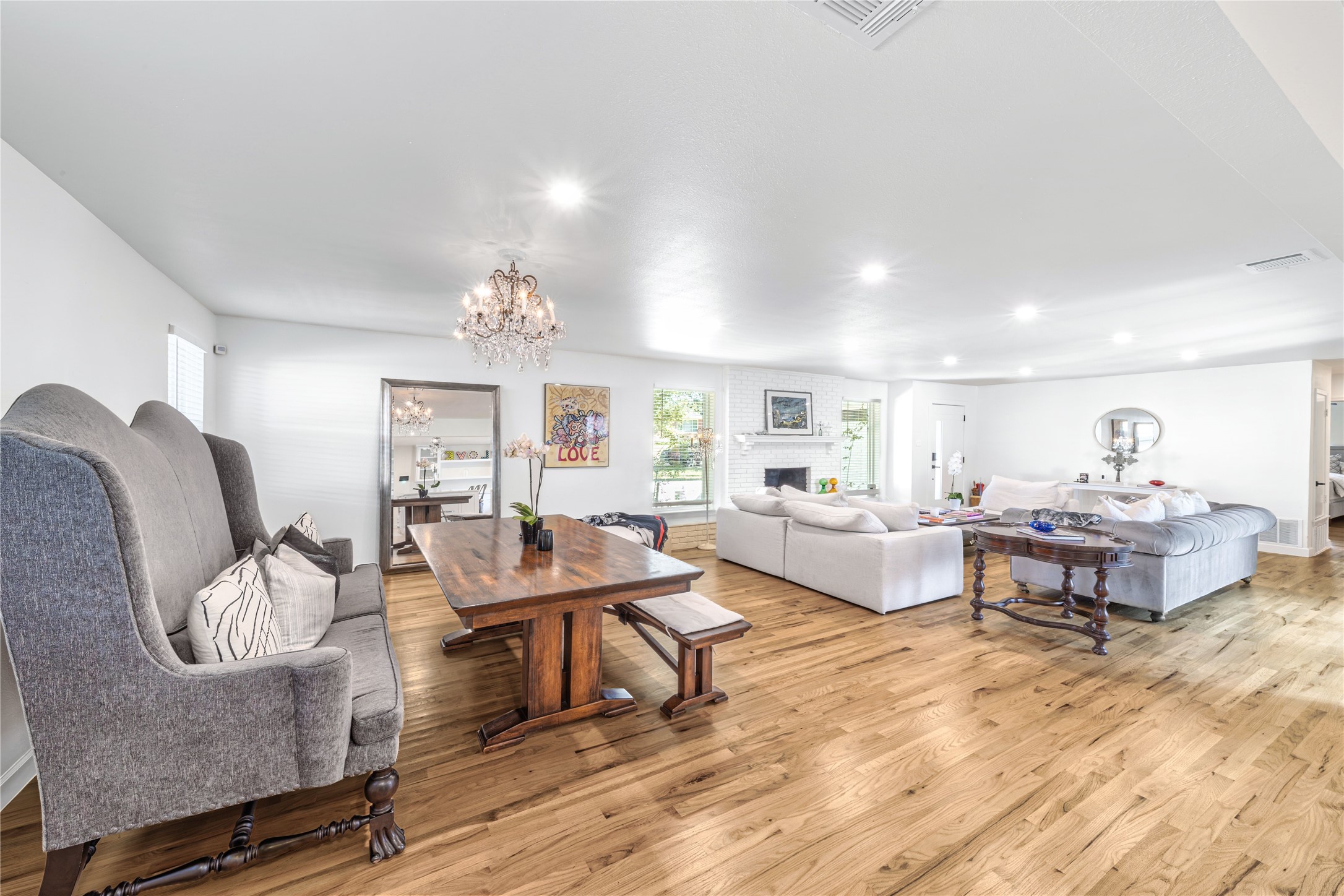5837 Clendenin Avenue Dallas TX 75228