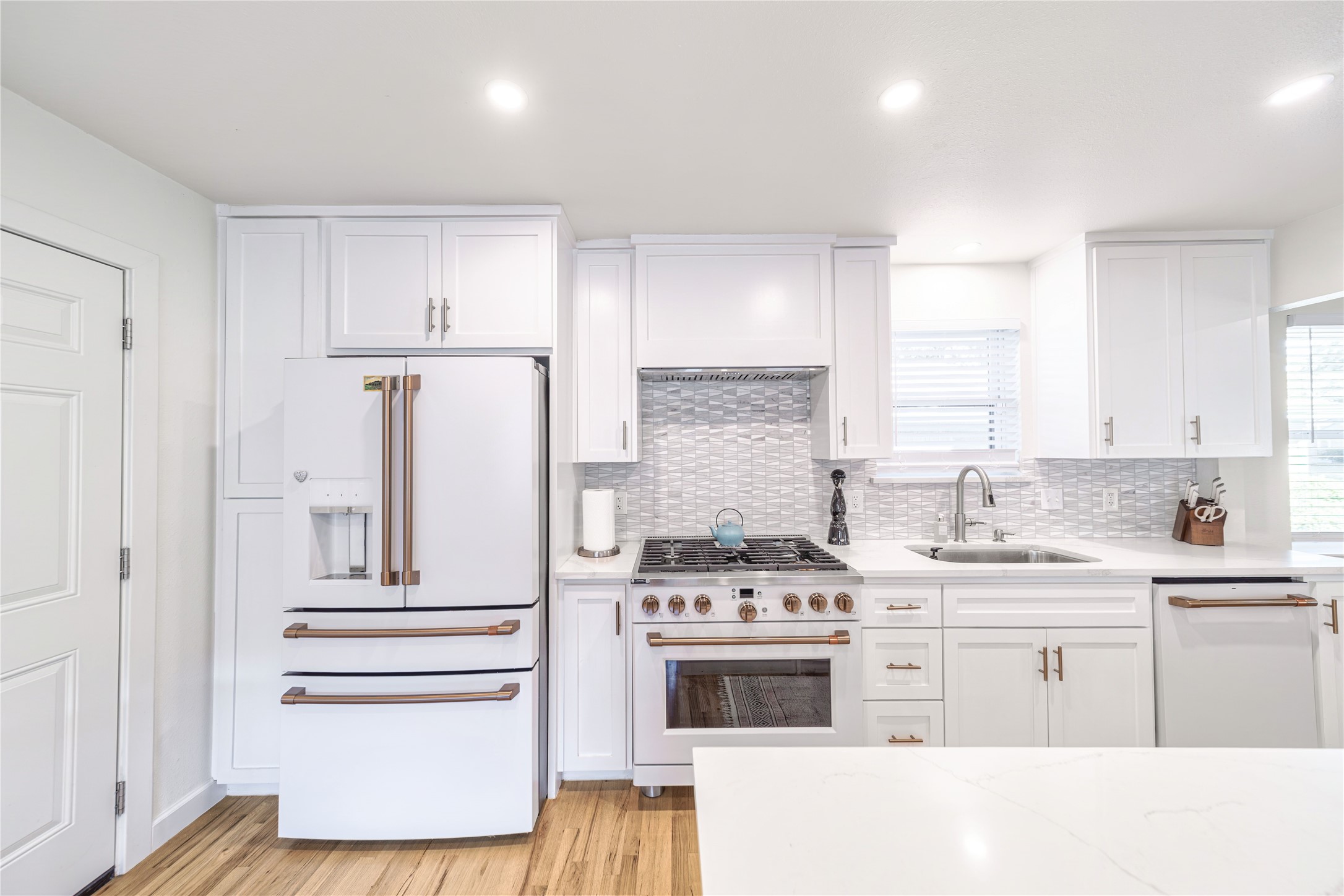 5837 Clendenin Avenue Dallas TX 75228