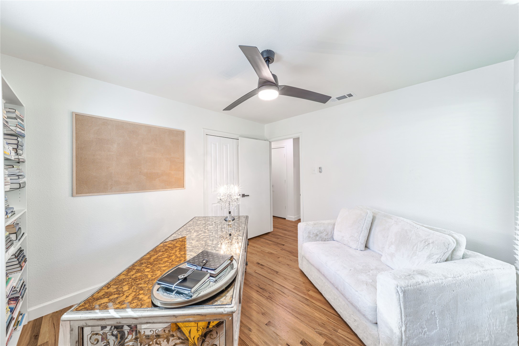 5837 Clendenin Avenue Dallas TX 75228