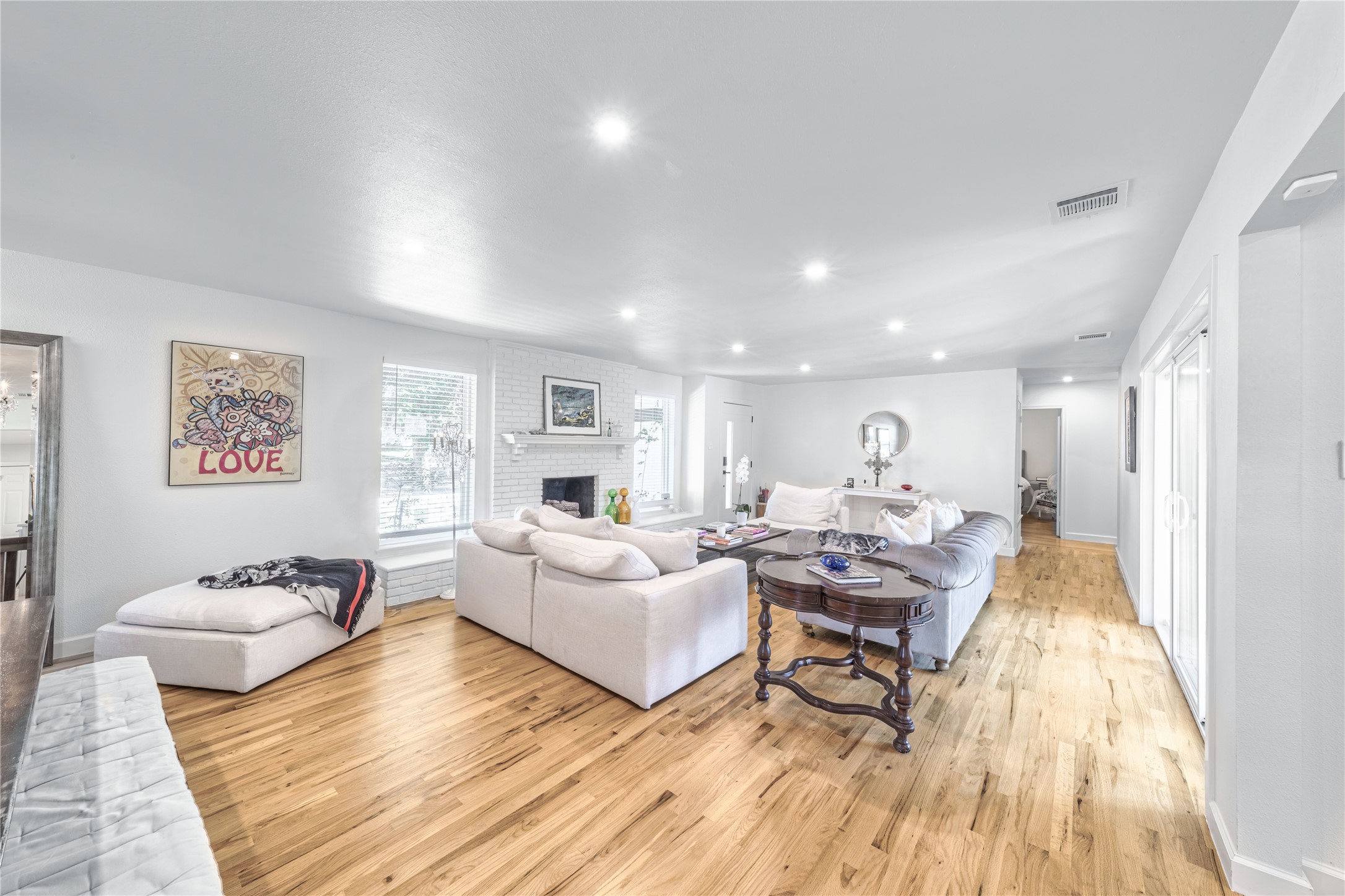 5837 Clendenin Avenue Dallas TX 75228