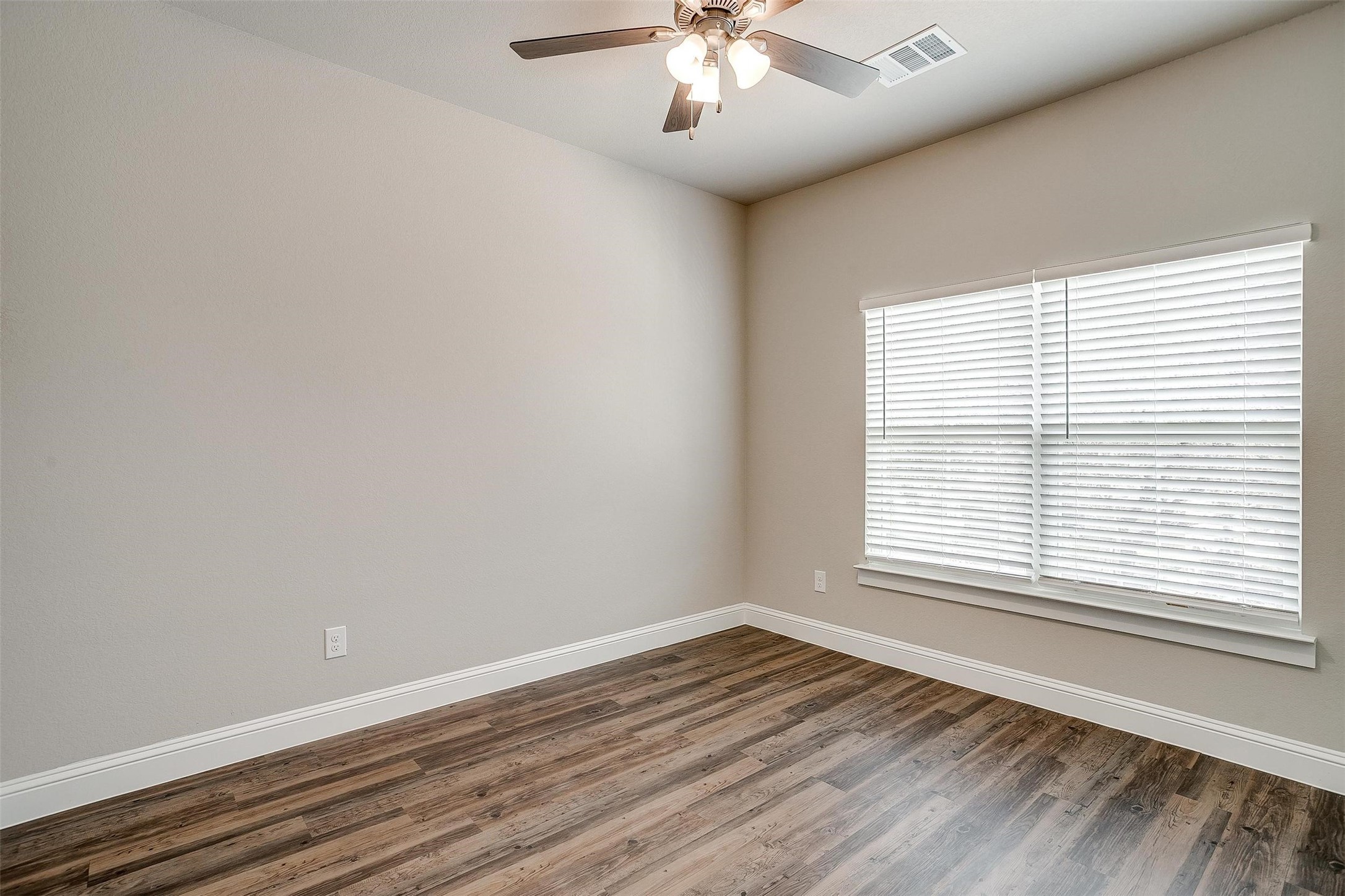544 Lake Point Drive Weatherford TX 76087