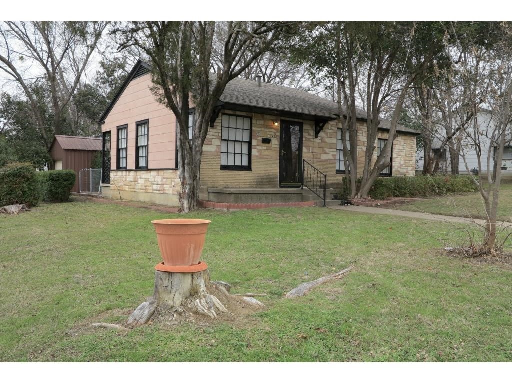 7428 Gaston Avenue Fort Worth TX 76116