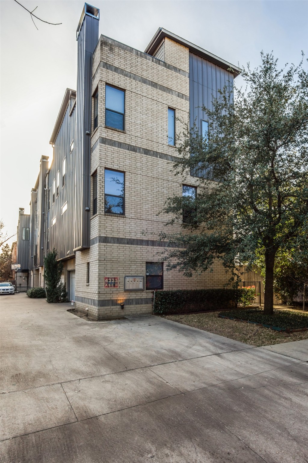 4235 Holland Avenue Dallas TX 75219