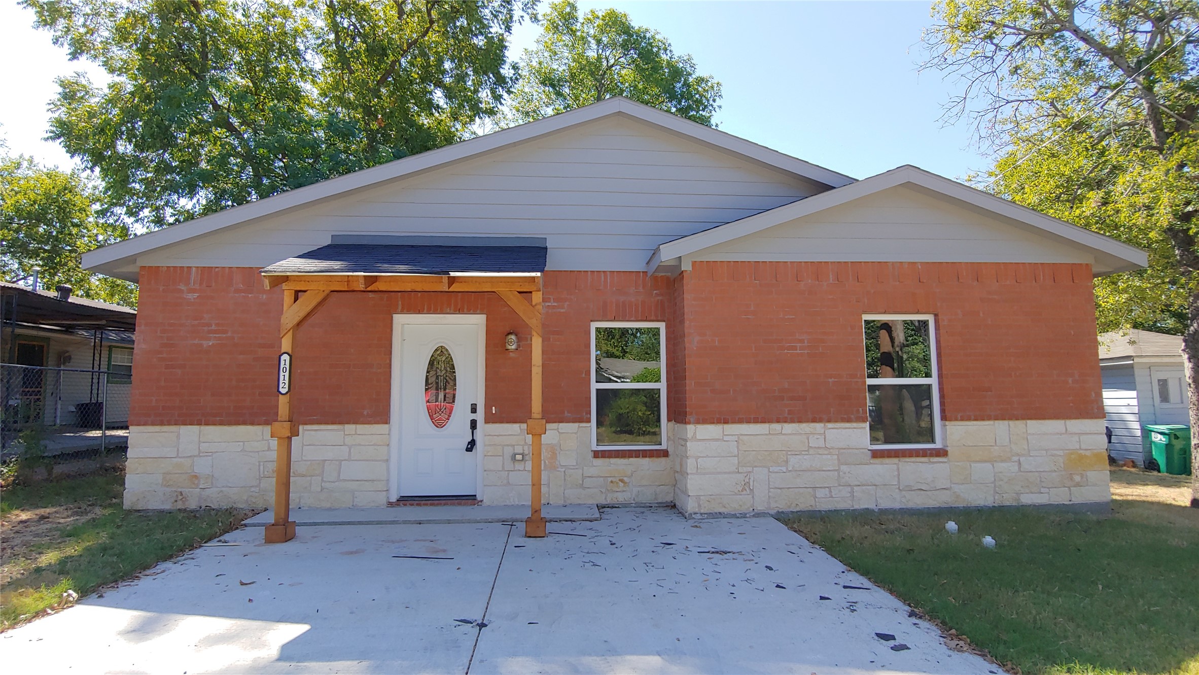 1012 E Oak Street Denton TX 76205