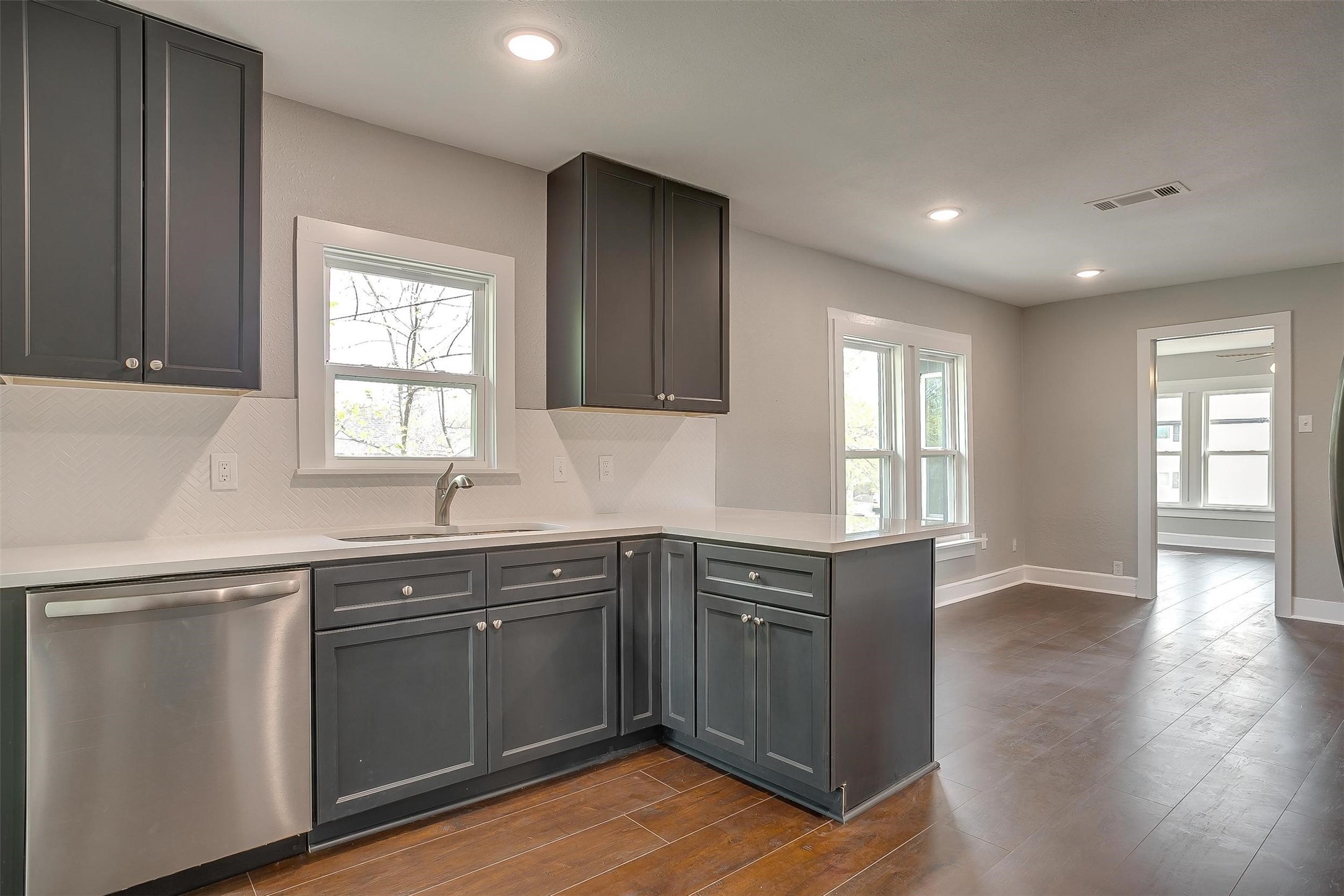 2932 Travis Avenue Fort Worth TX 76110