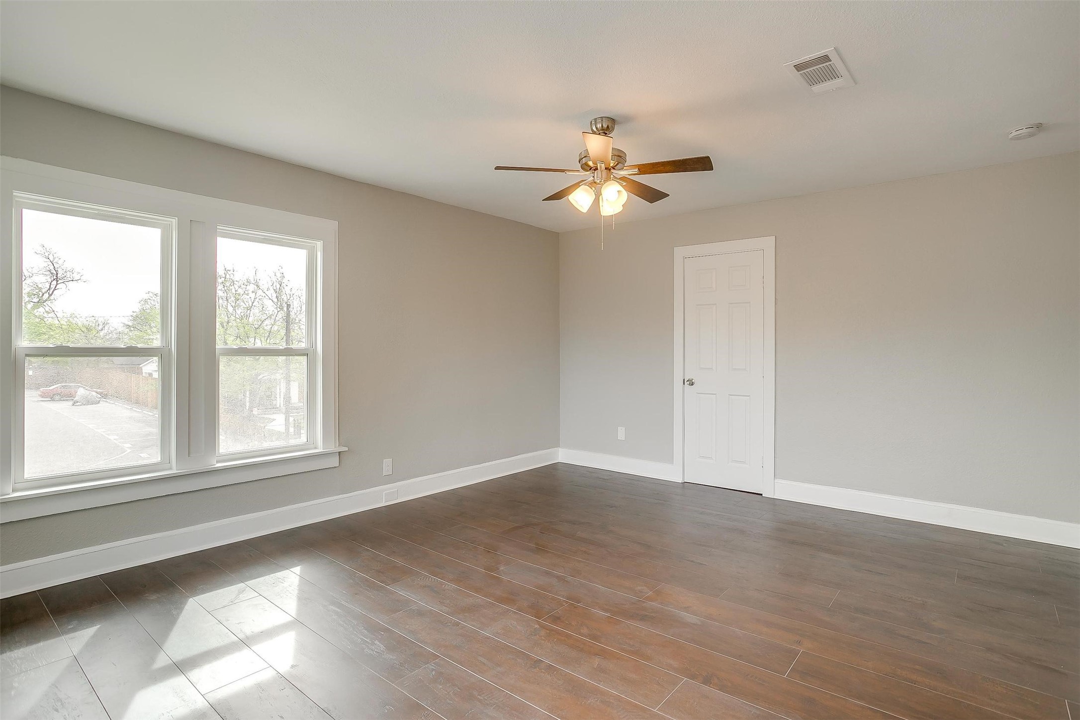 2932 Travis Avenue Fort Worth TX 76110