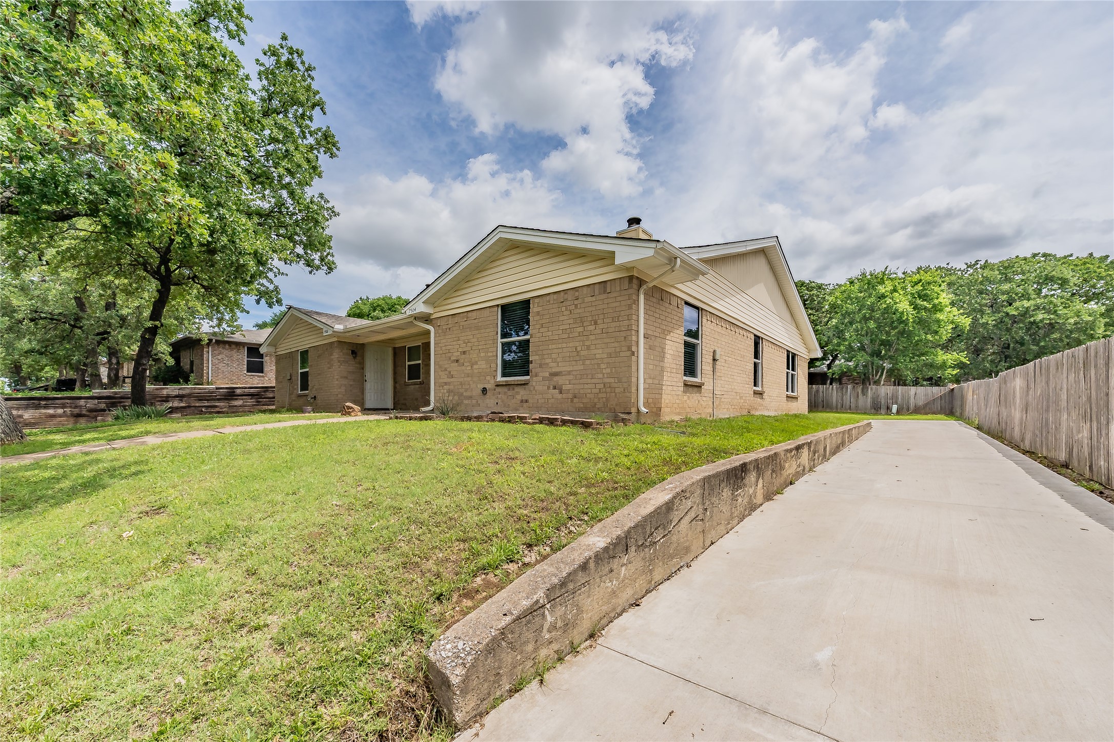 7504 Hanover North Richland Hills TX 76182
