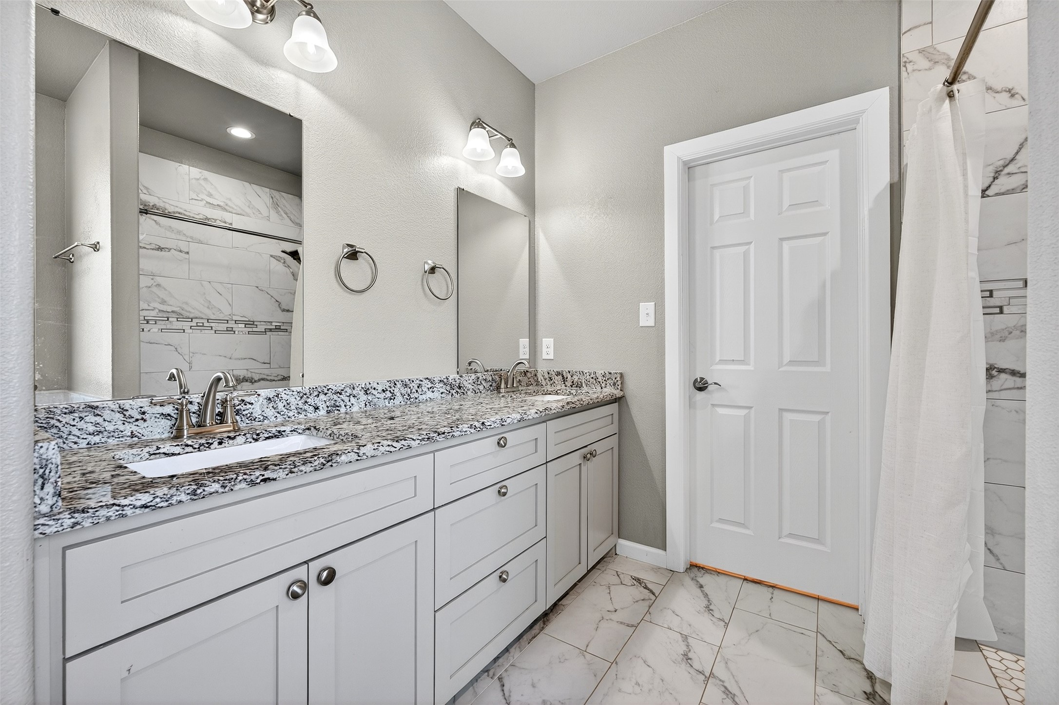 1020 Silverton Drive Sherman TX 75092