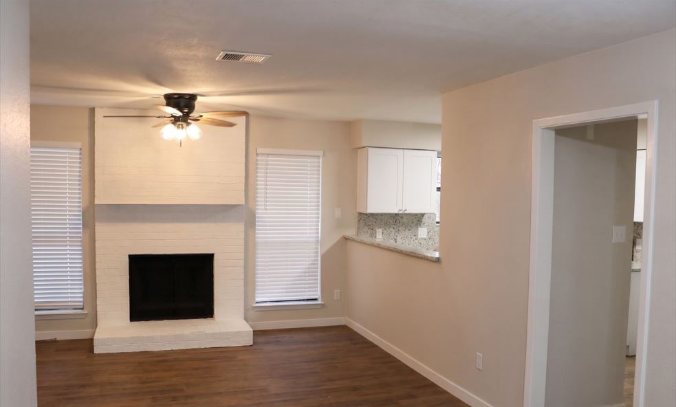 728 Cory Street Grapevine TX 76051